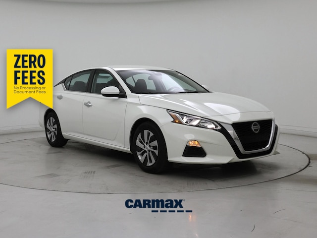 White 2021 Nissan Altima Sedan Front-Wheel Drive Automatic