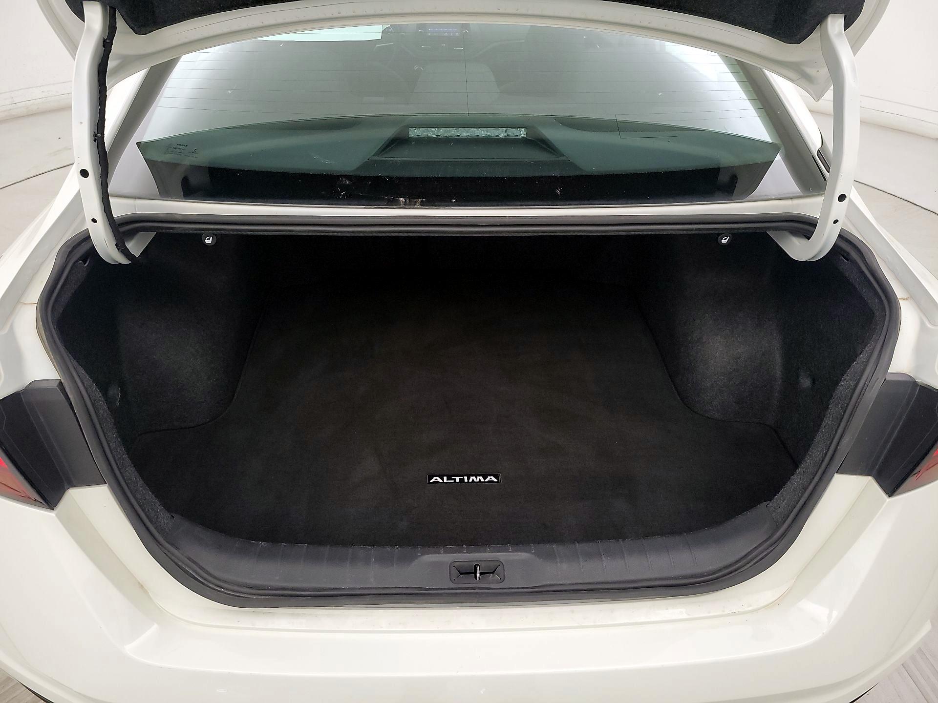 Thumbnail: 2021 Nissan Altima - 16