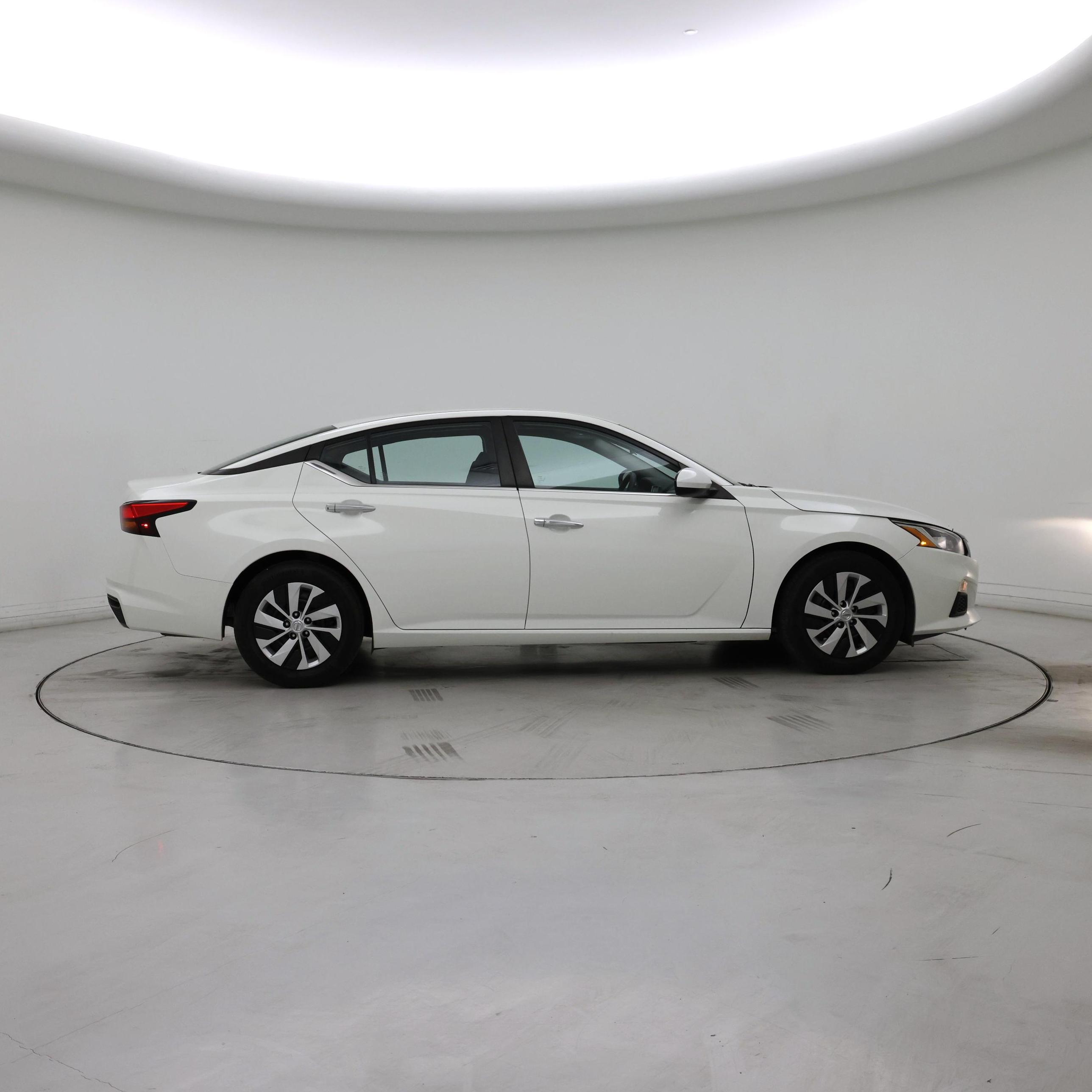 Thumbnail: 2021 Nissan Altima - 7