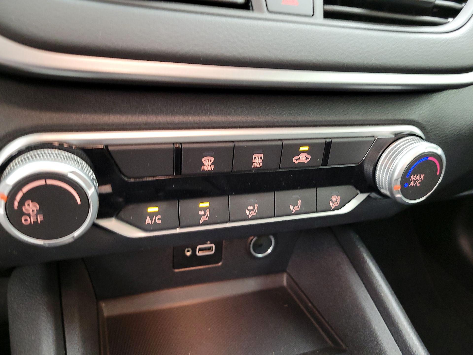 Thumbnail: 2021 Nissan Altima - 14