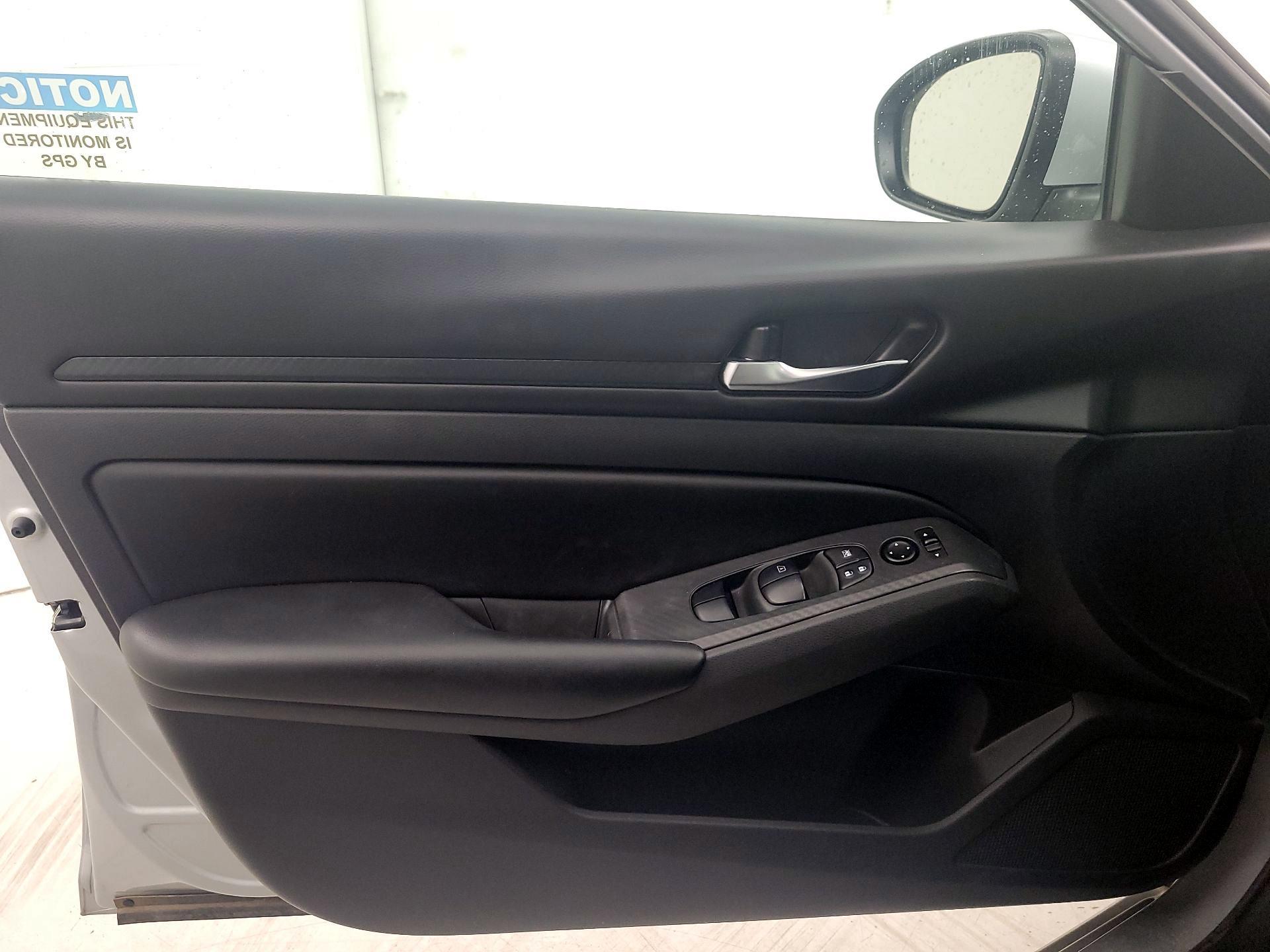 Thumbnail: 2021 Nissan Altima - 12