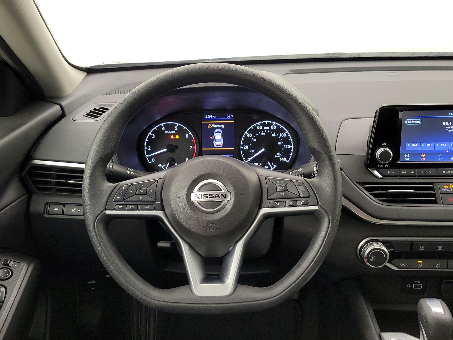 Thumbnail: 2021 Nissan Altima - 10