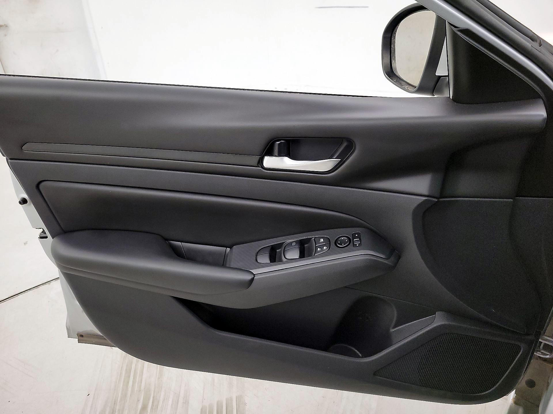 Thumbnail: 2021 Nissan Altima - 12