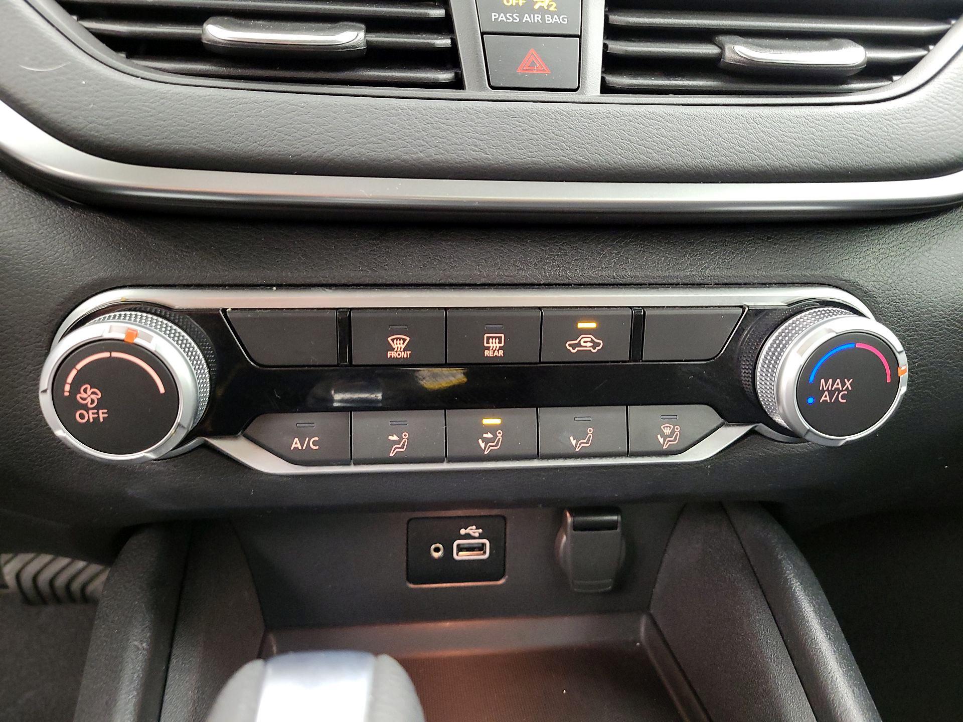 Thumbnail: 2021 Nissan Altima - 16