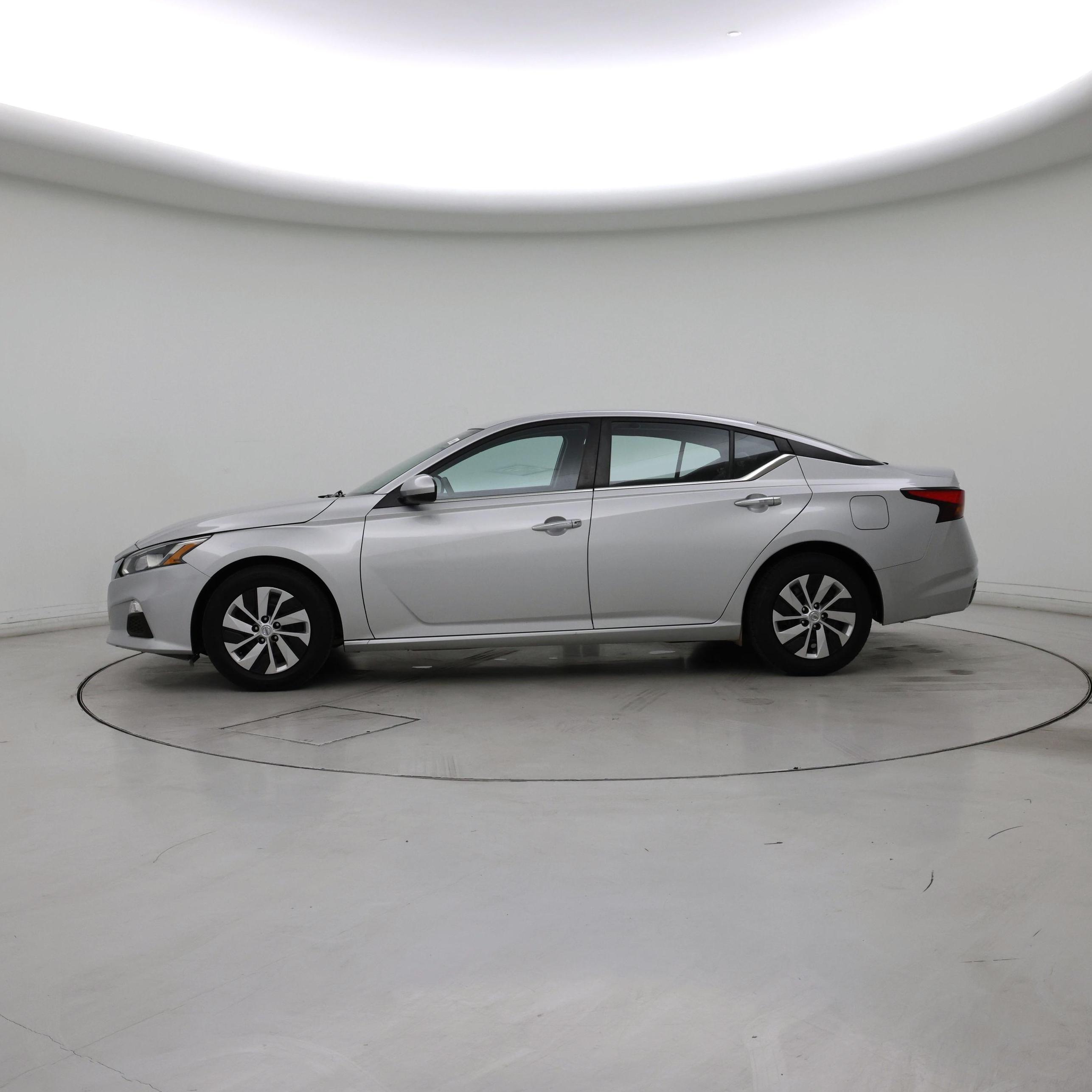 Thumbnail: 2021 Nissan Altima - 3