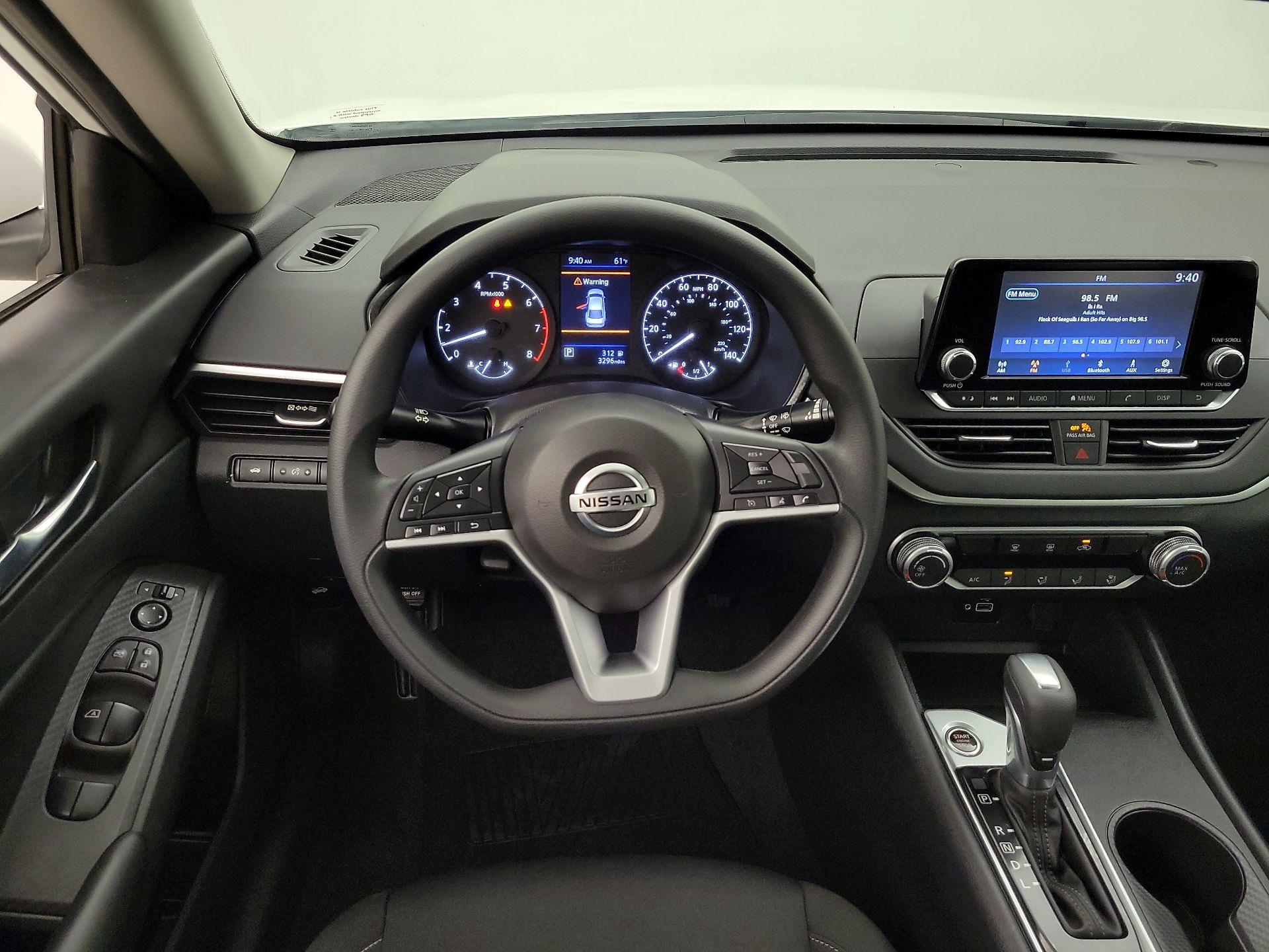 Thumbnail: 2021 Nissan Altima - 10