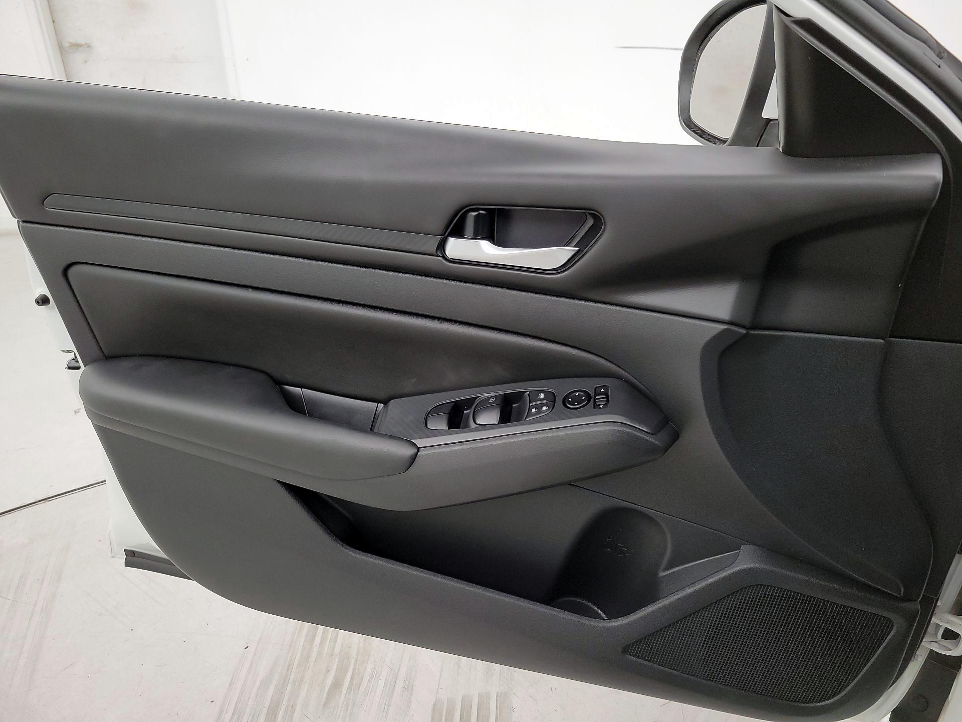 Thumbnail: 2021 Nissan Altima - 12