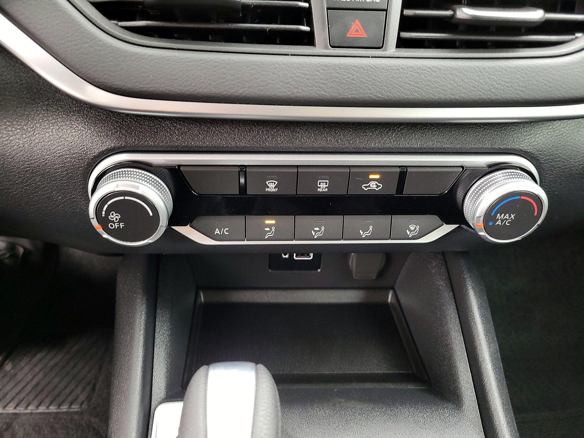 Thumbnail: 2021 Nissan Altima - 16