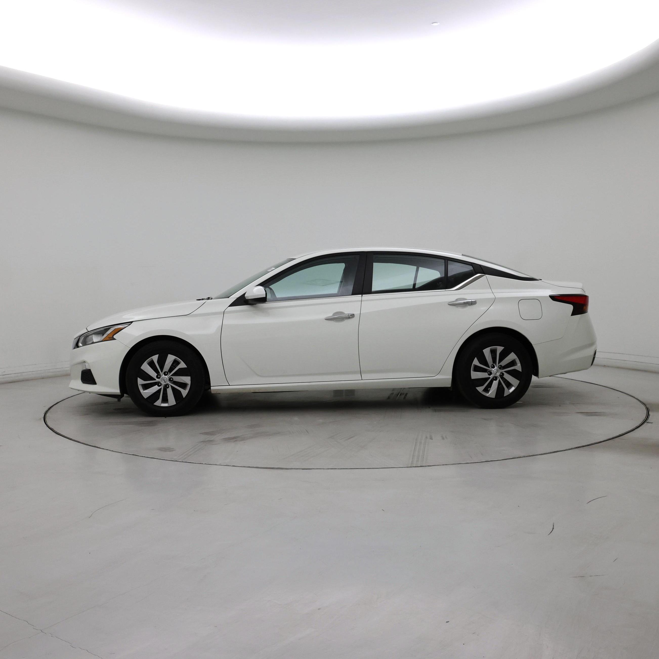 Thumbnail: 2021 Nissan Altima - 3