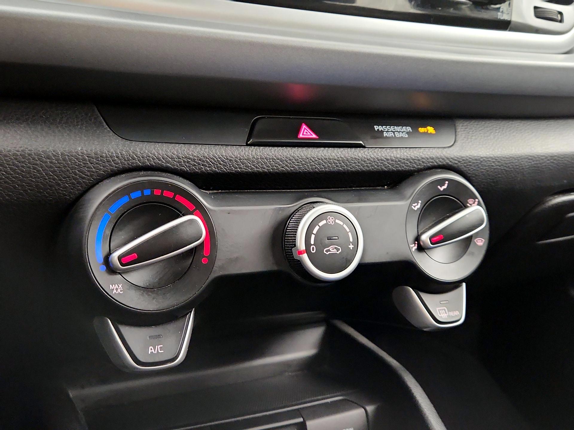 Thumbnail: 2022 Kia Rio5 - 16