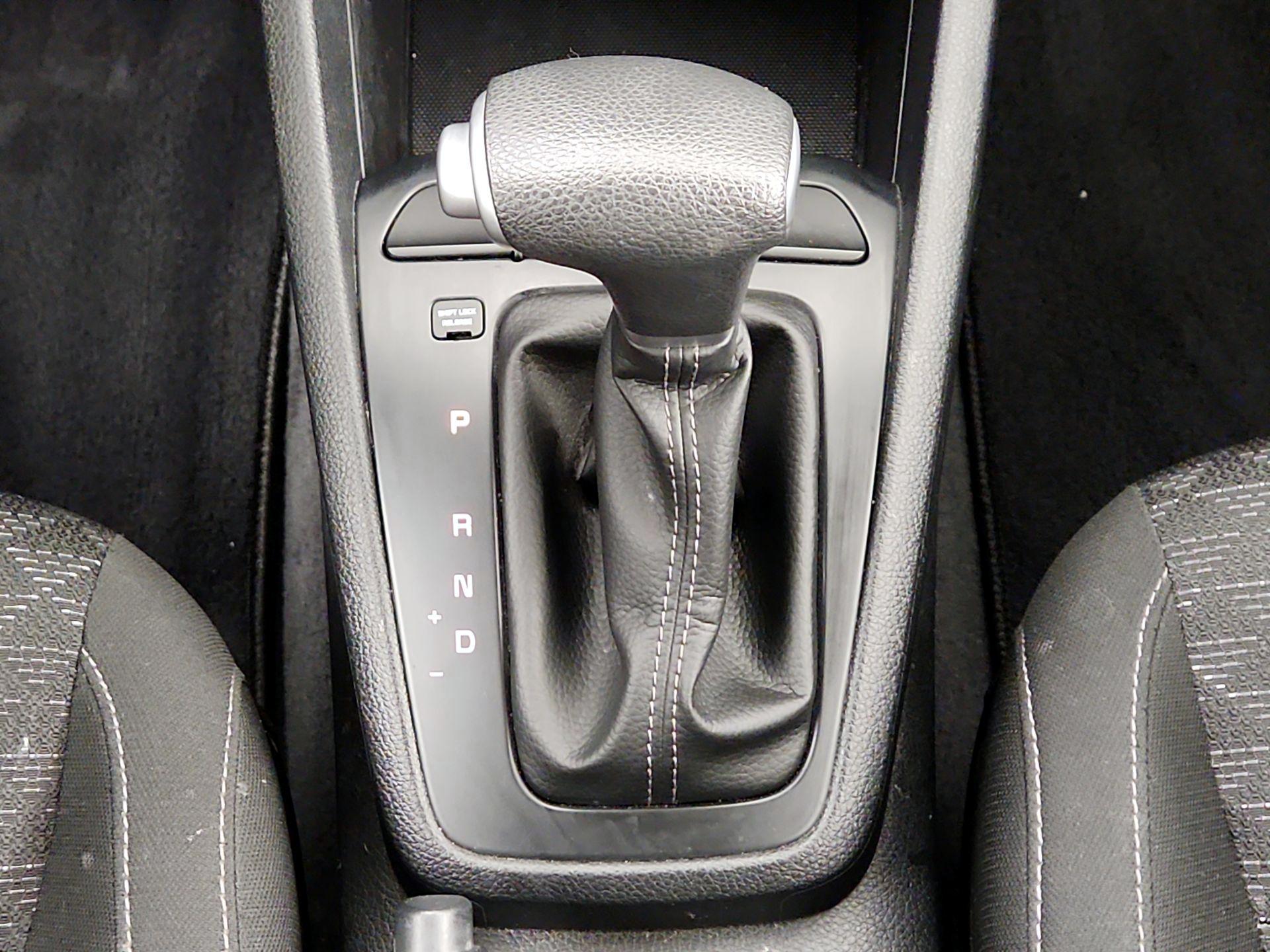 Thumbnail: 2022 Kia Rio5 - 17