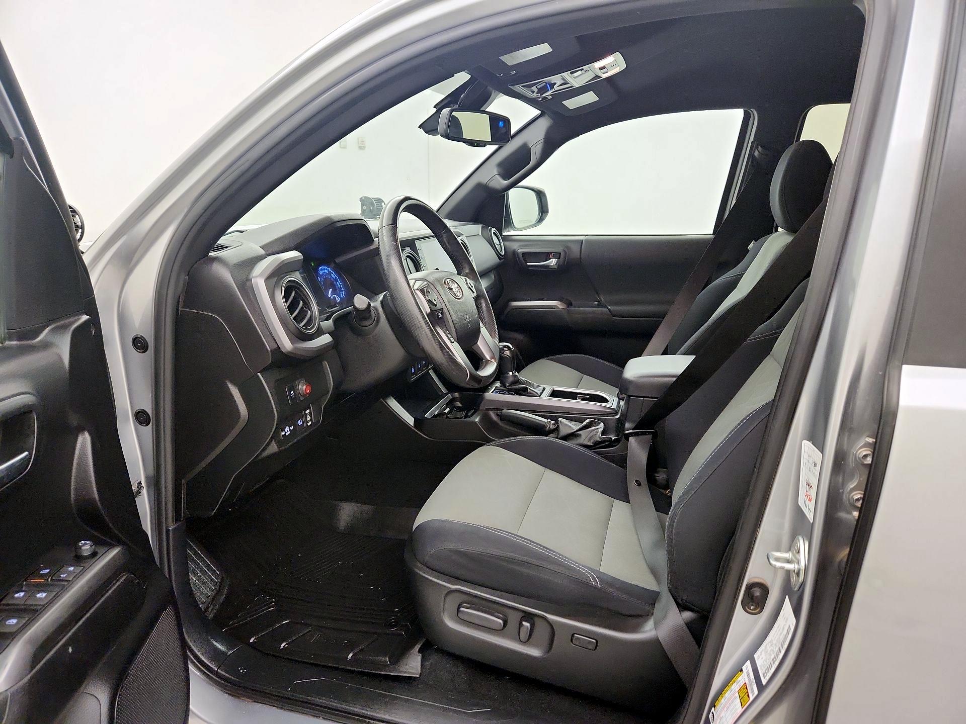 Thumbnail: 2021 Toyota Tacoma - 11