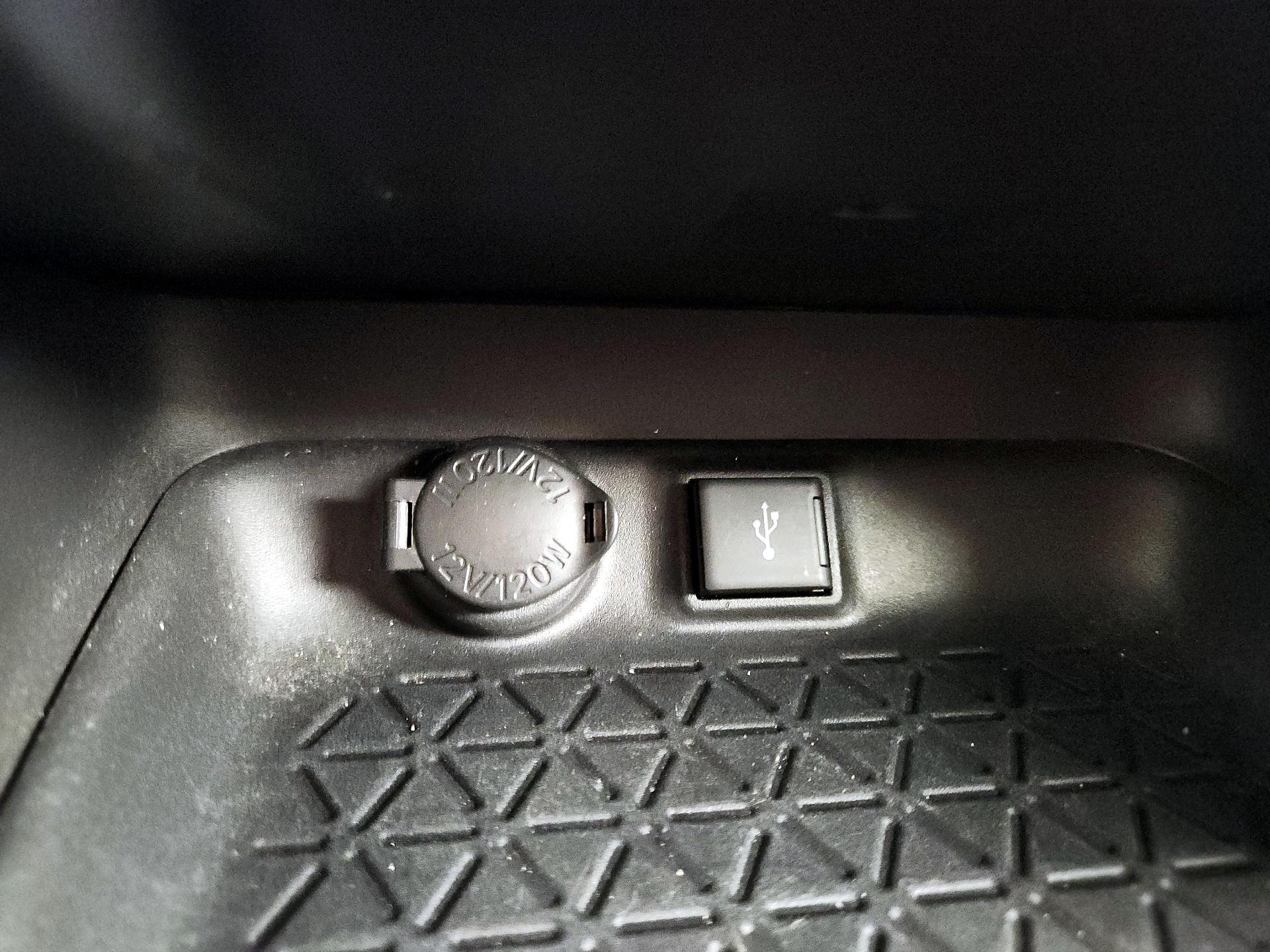 Thumbnail: 2021 Toyota RAV4 - 18