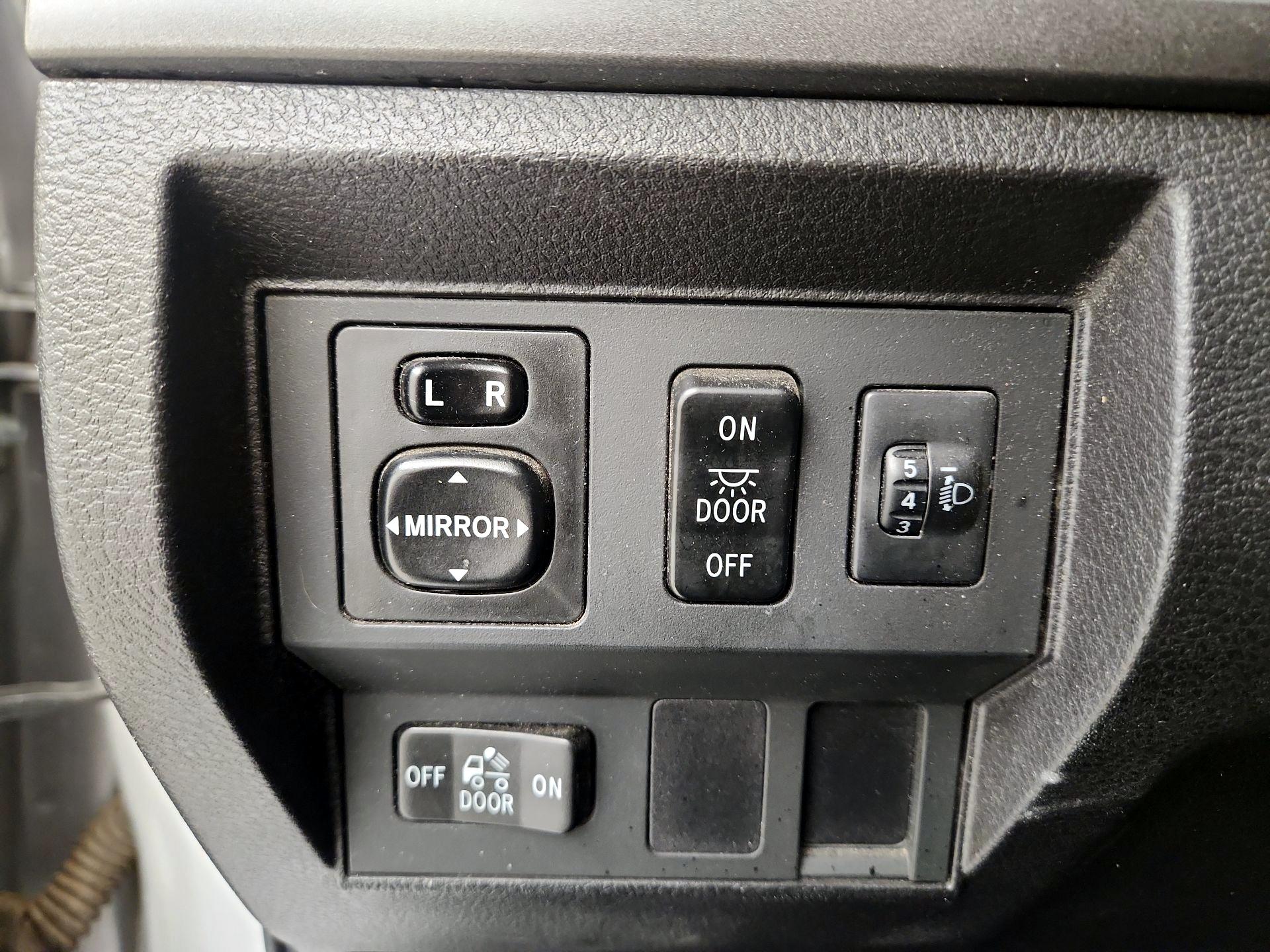 Thumbnail: 2015 Toyota Tundra - 13