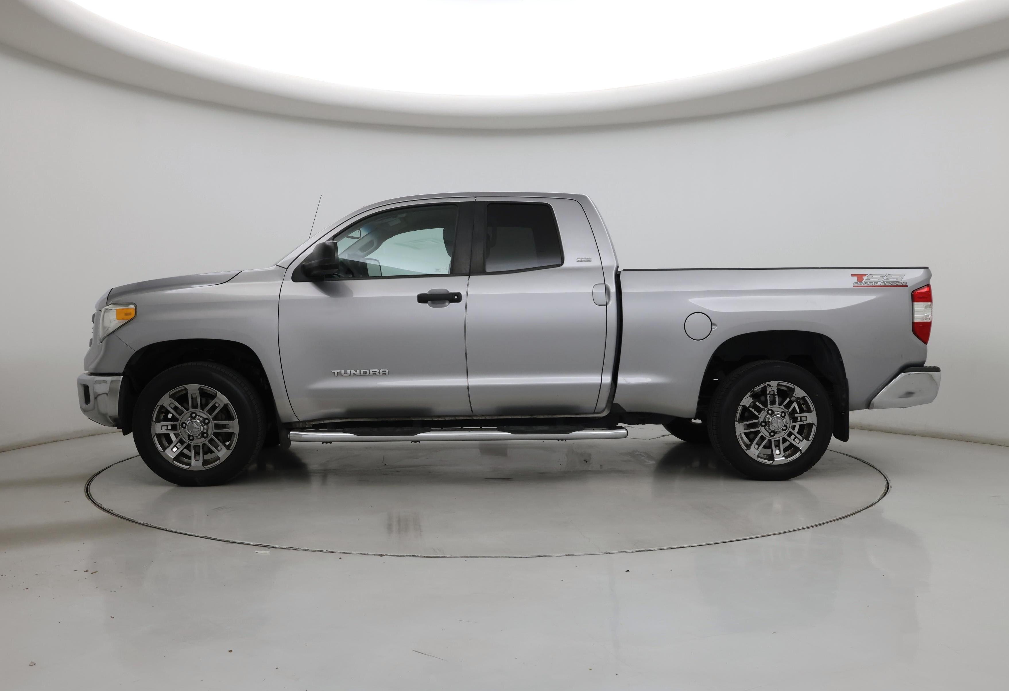 Thumbnail: 2015 Toyota Tundra - 3