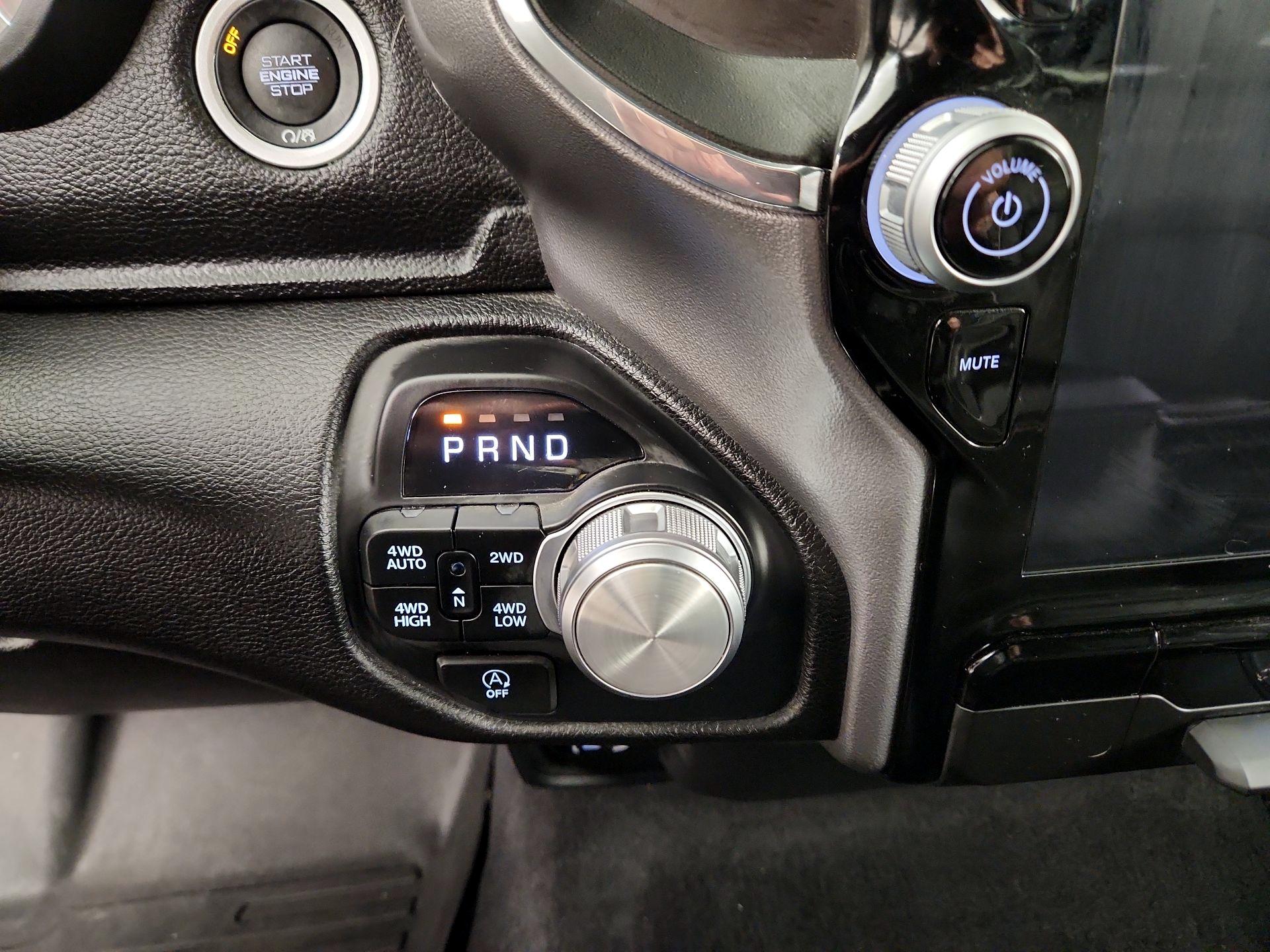 Thumbnail: 2025 RAM 1500 - 18