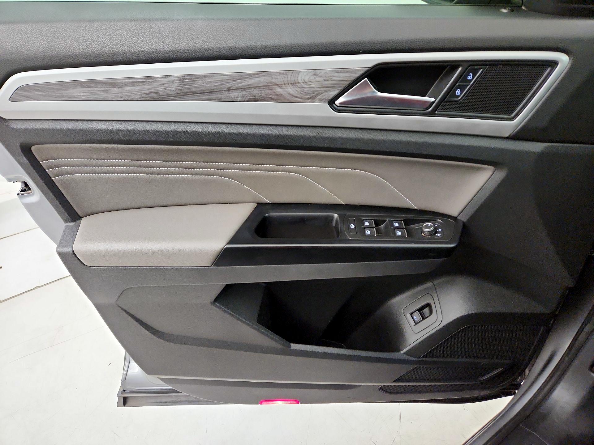 Thumbnail: 2021 Volkswagen Atlas - 12