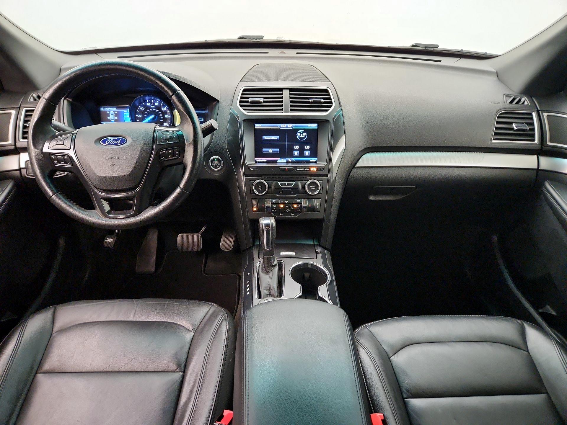 Thumbnail: 2016 Ford Explorer - 9