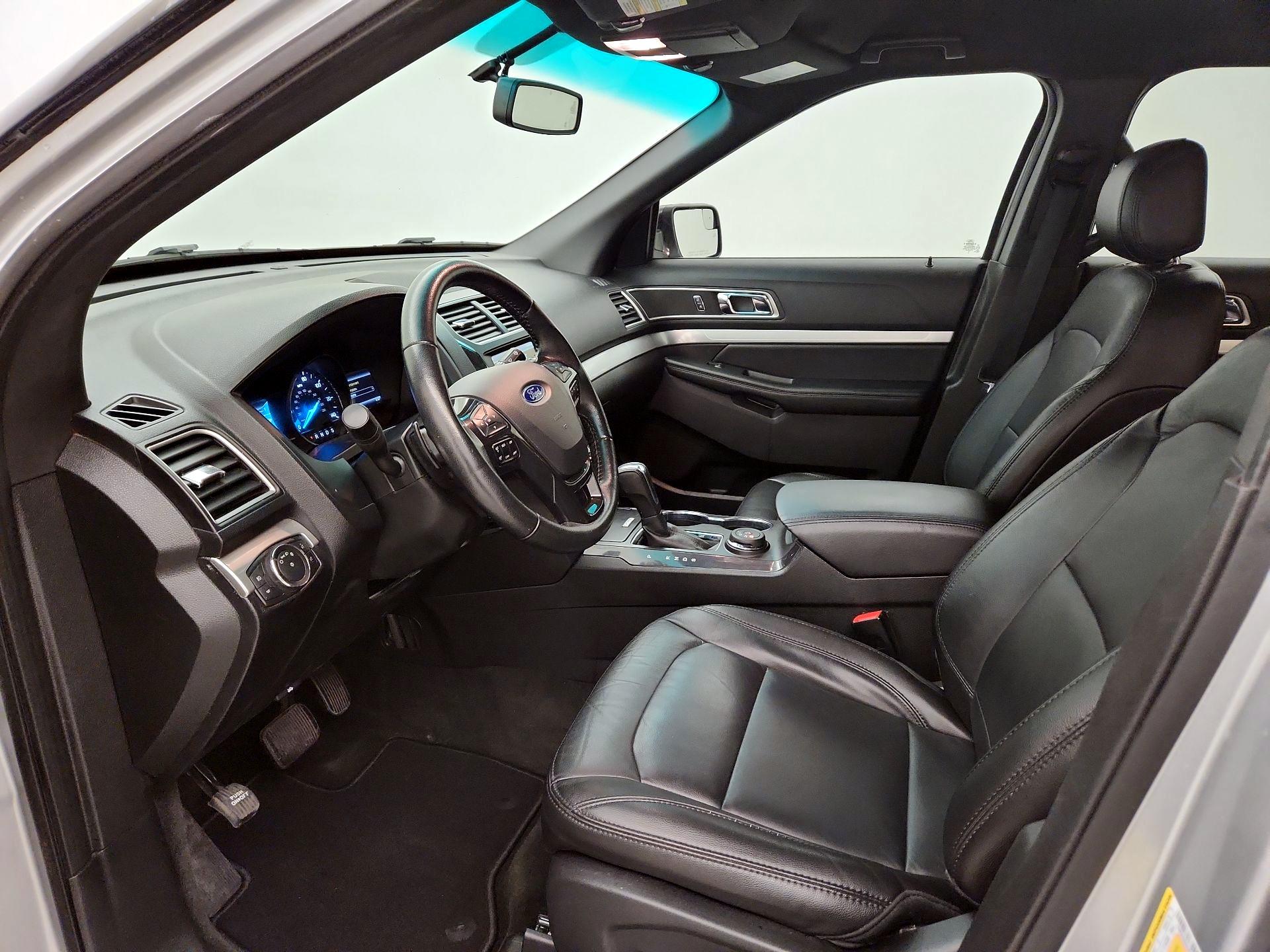 Thumbnail: 2016 Ford Explorer - 11