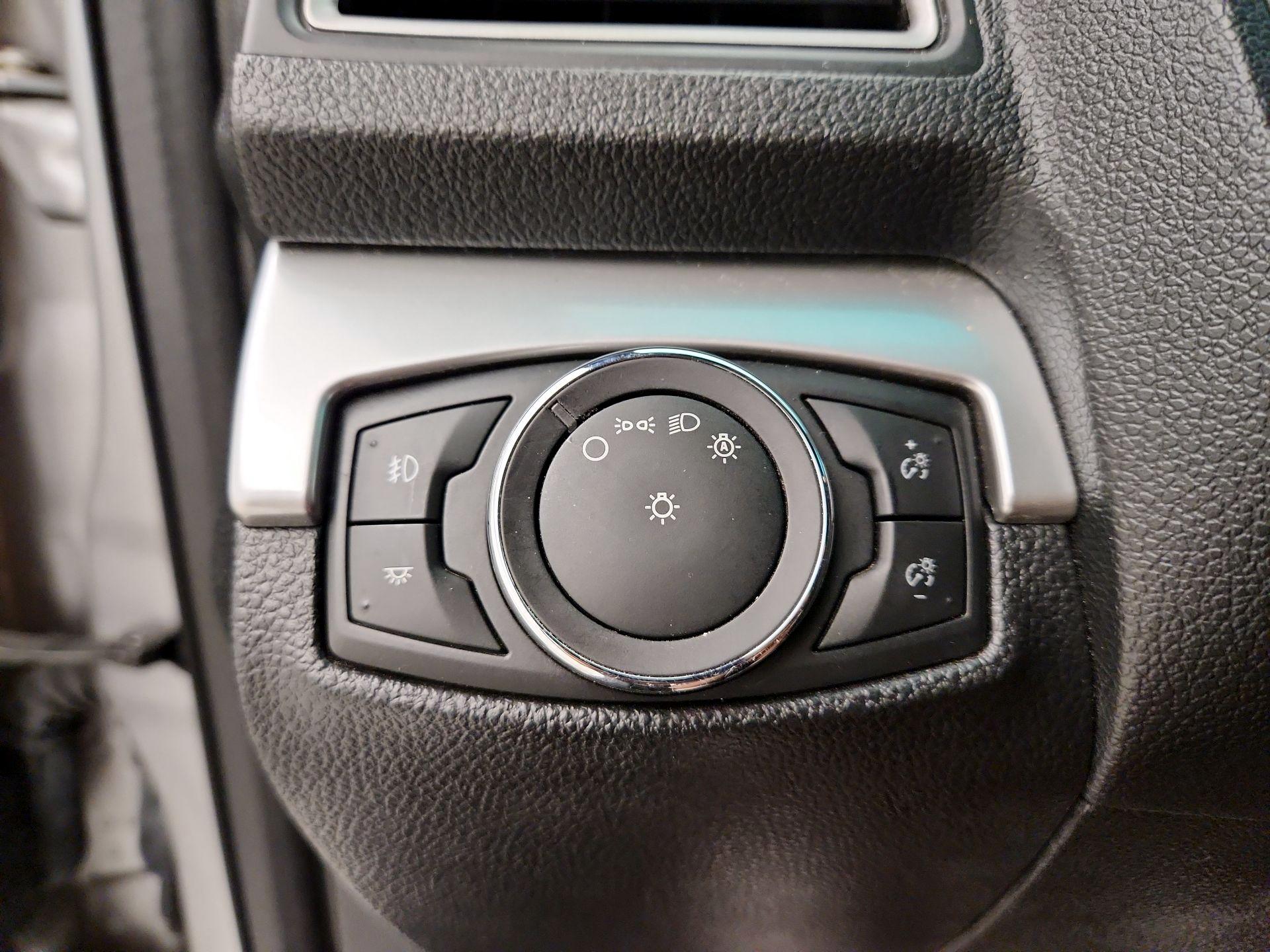 Thumbnail: 2016 Ford Explorer - 13