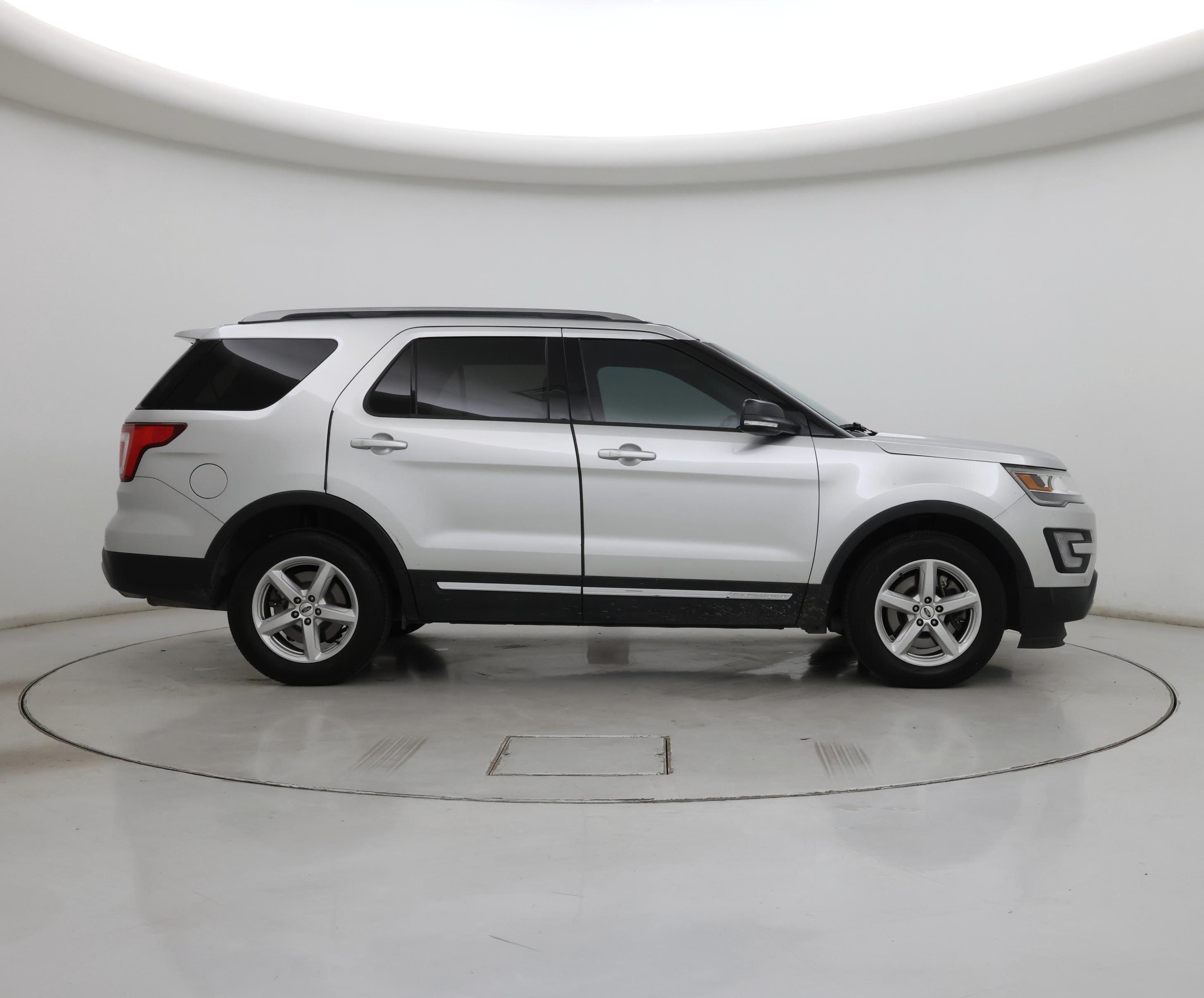 Thumbnail: 2016 Ford Explorer - 7