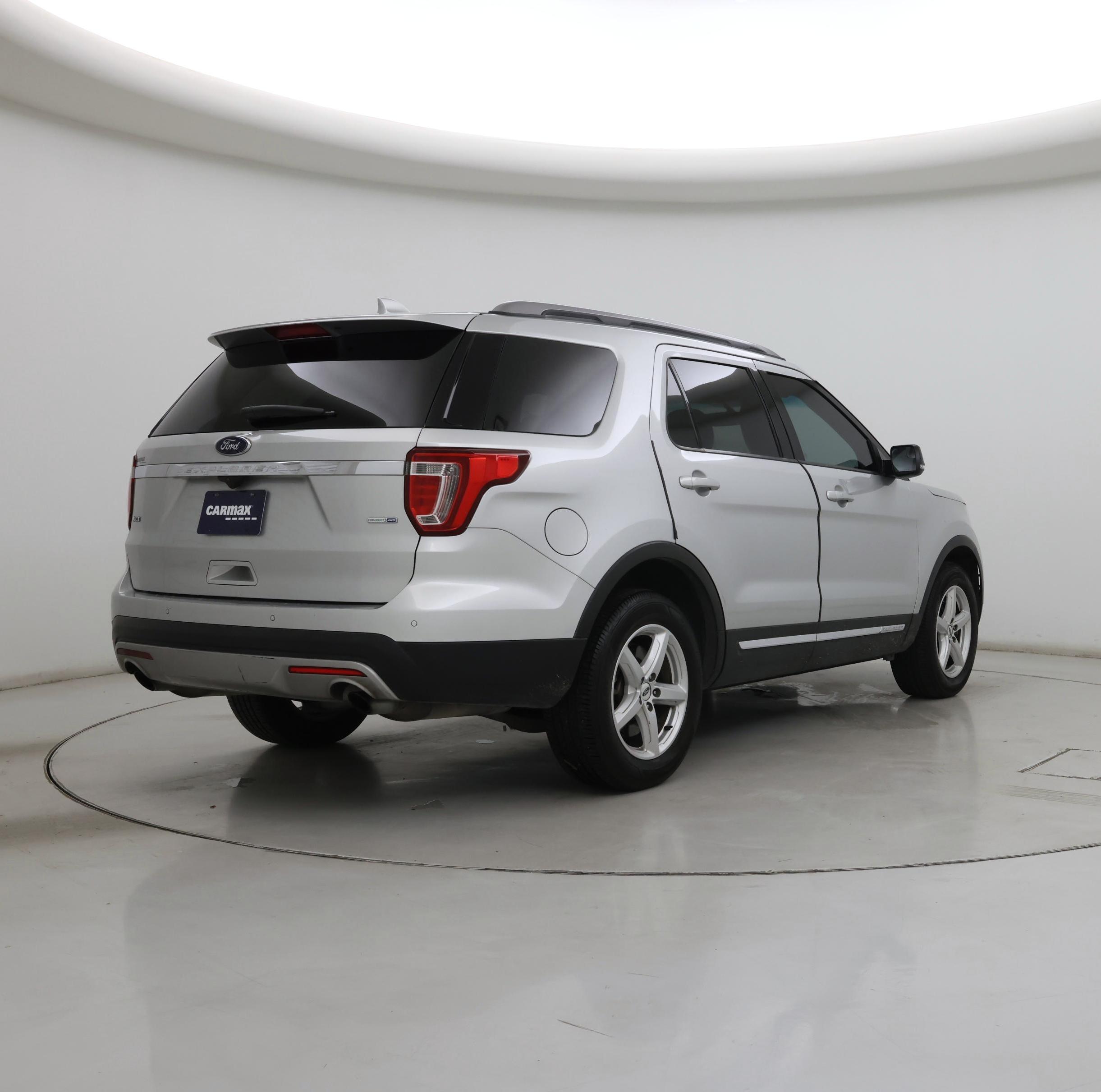 Thumbnail: 2016 Ford Explorer - 8
