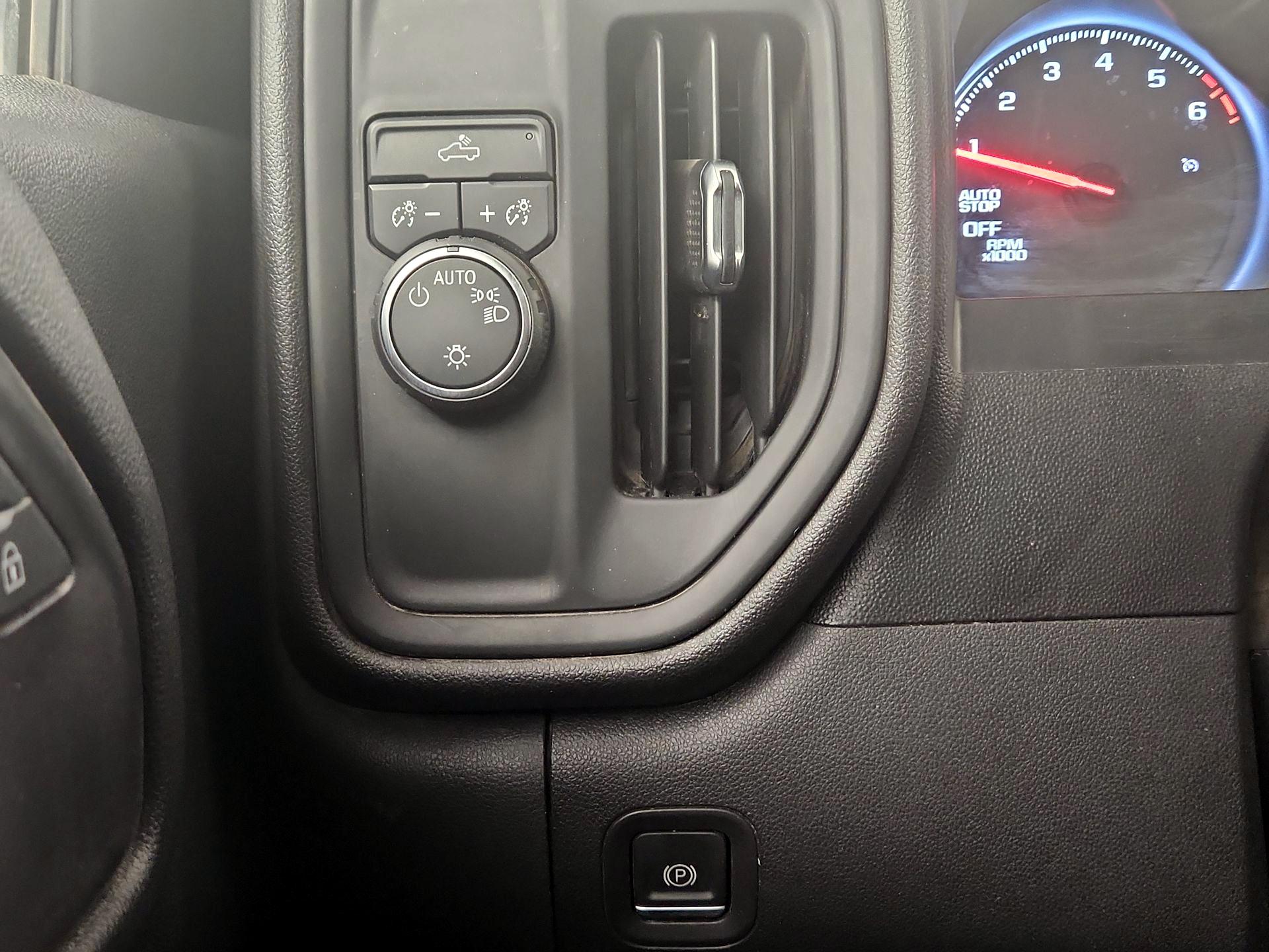 Thumbnail: 2021 Chevrolet Silverado 1500 - 13