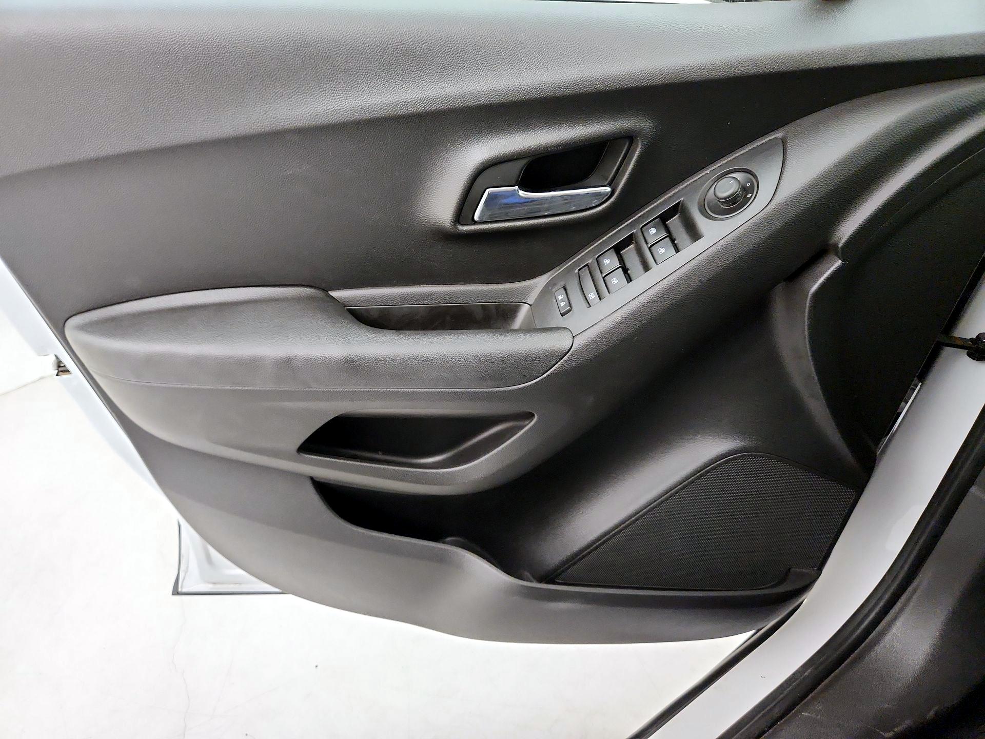 Thumbnail: 2019 Chevrolet Trax - 12