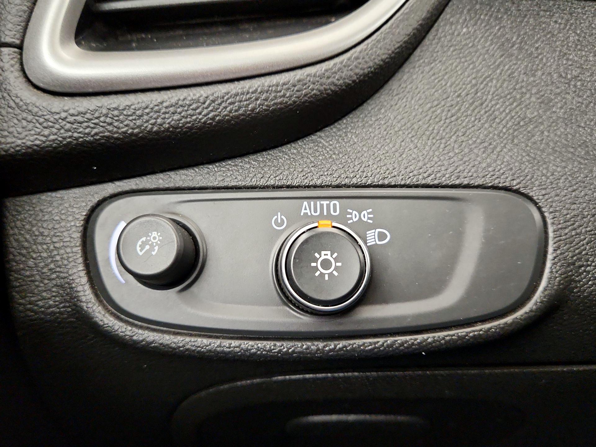 Thumbnail: 2019 Chevrolet Trax - 13