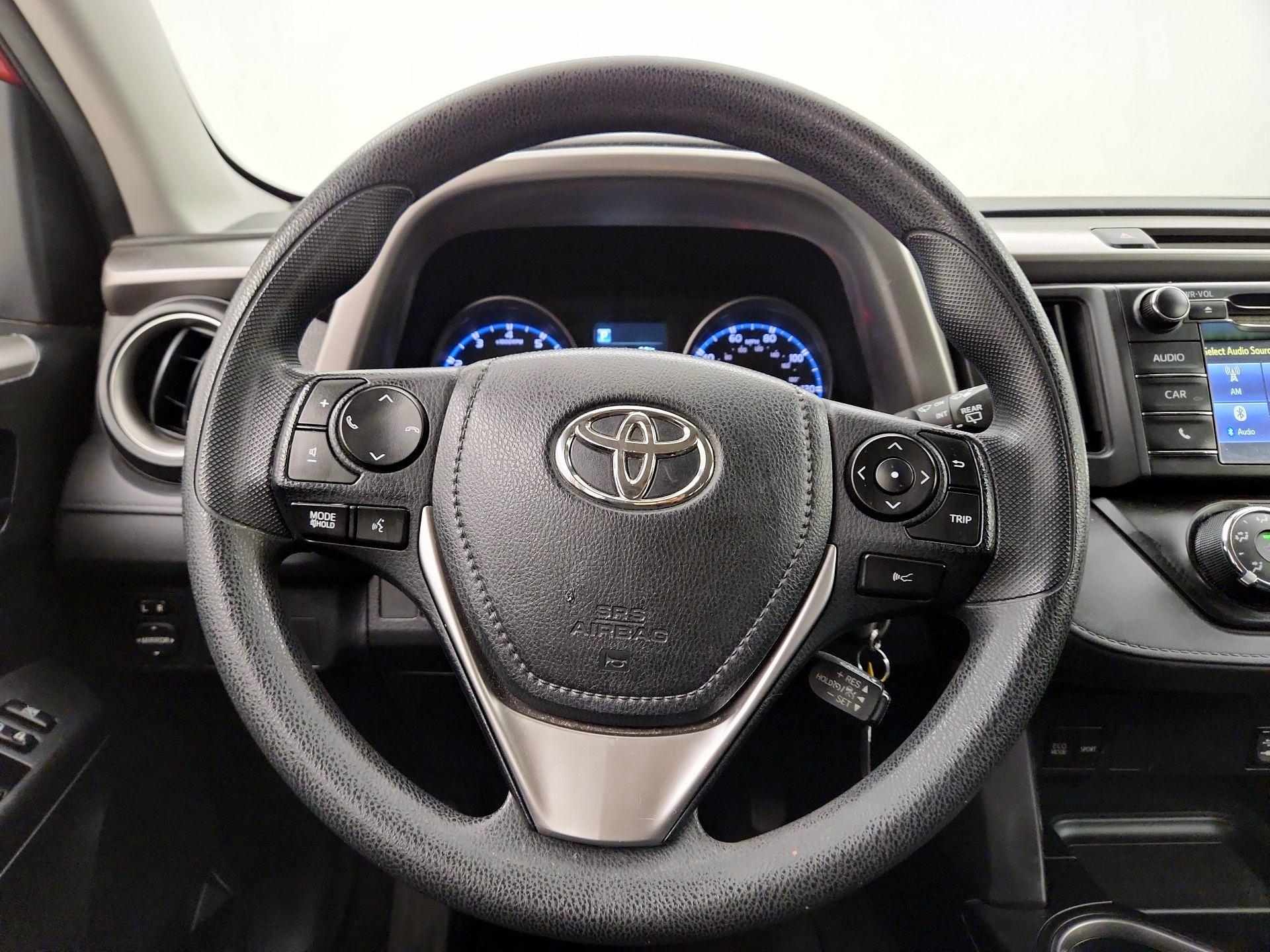 Thumbnail: 2017 Toyota RAV4 - 10