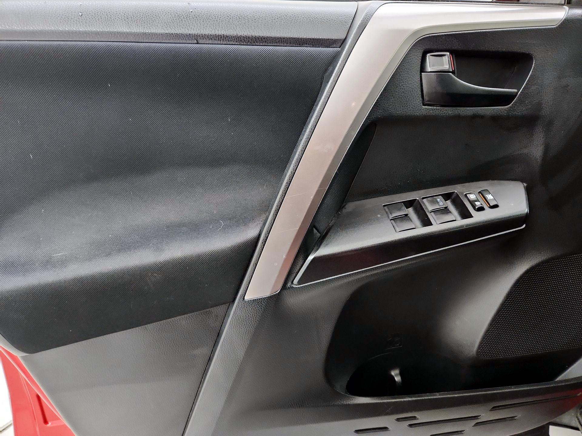Thumbnail: 2017 Toyota RAV4 - 12