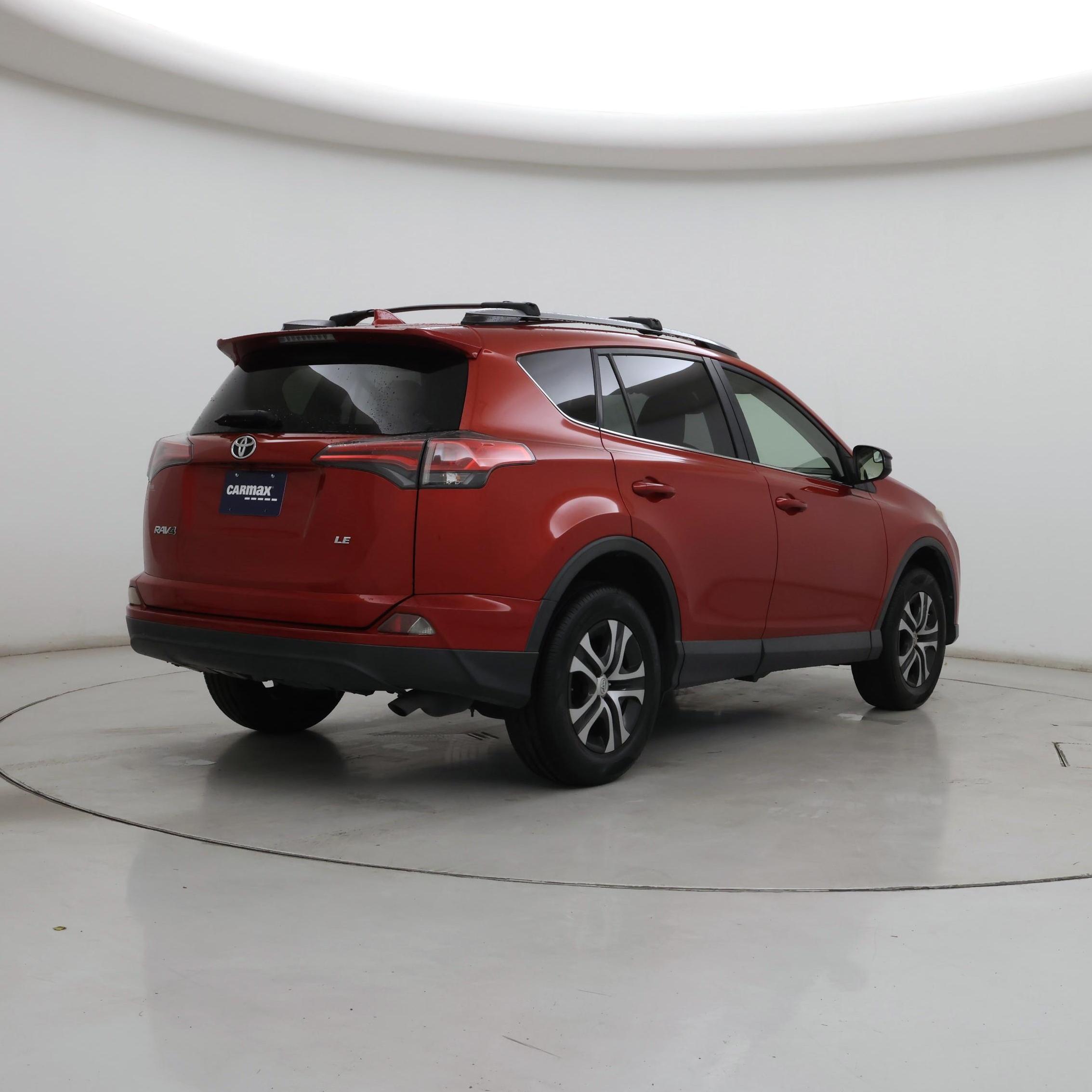 Thumbnail: 2017 Toyota RAV4 - 8