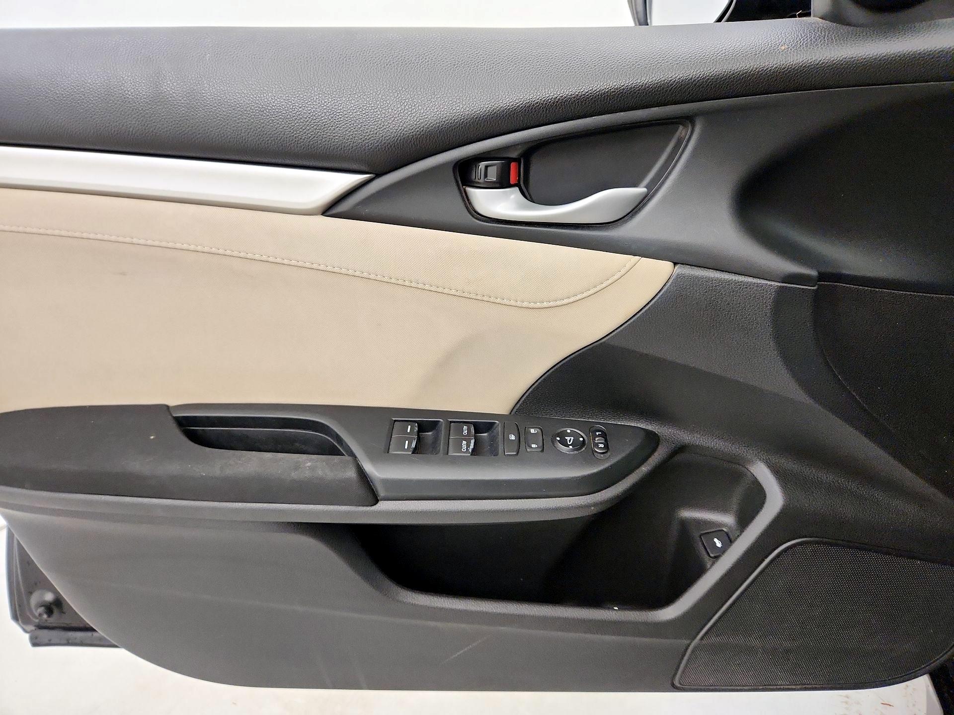Thumbnail: 2016 Honda Civic - 12