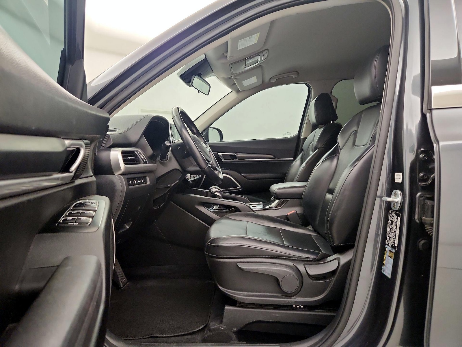 Side Airbags & Leatherette Seats