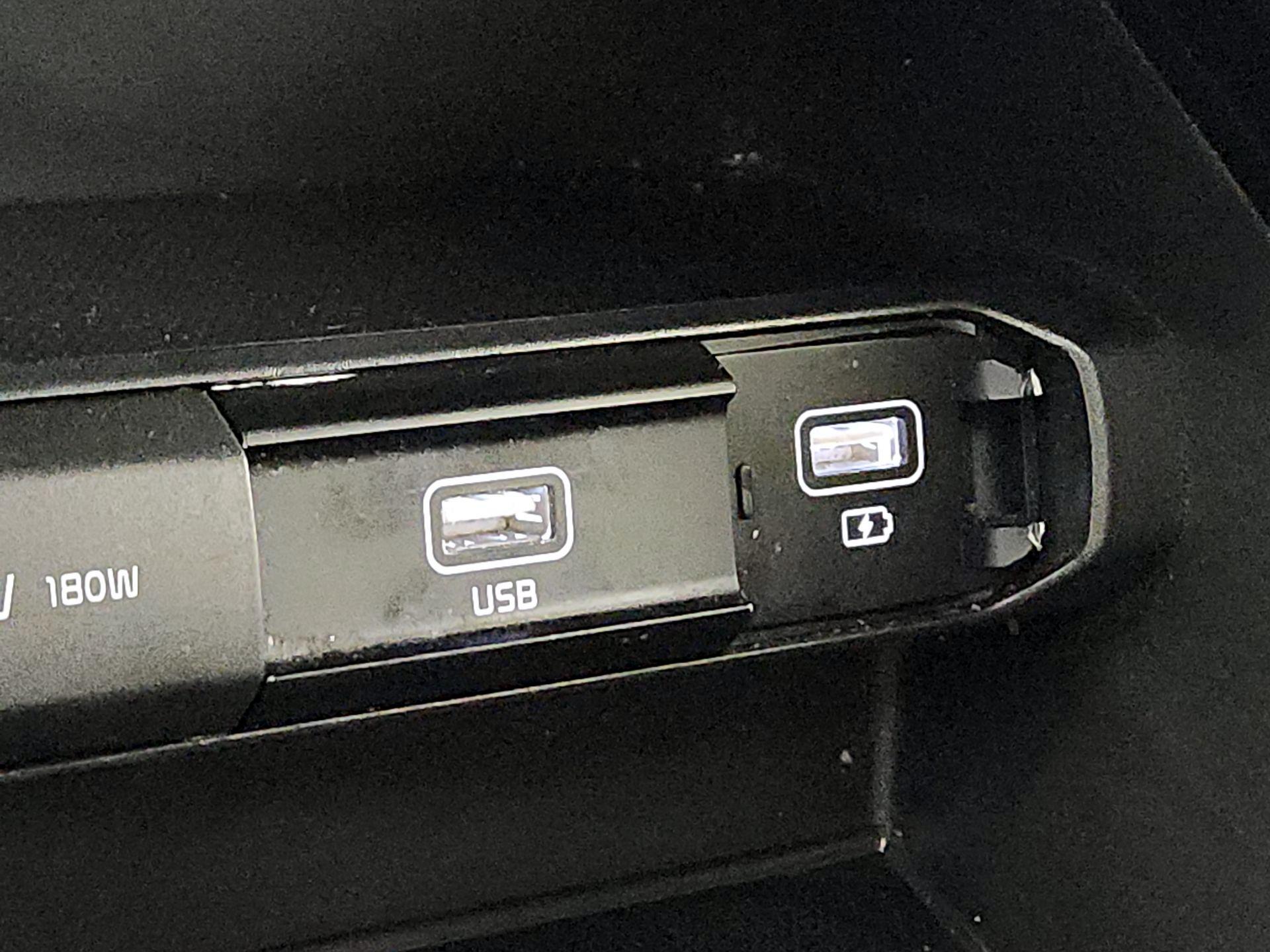 Thumbnail: 2020 Kia Telluride - 18