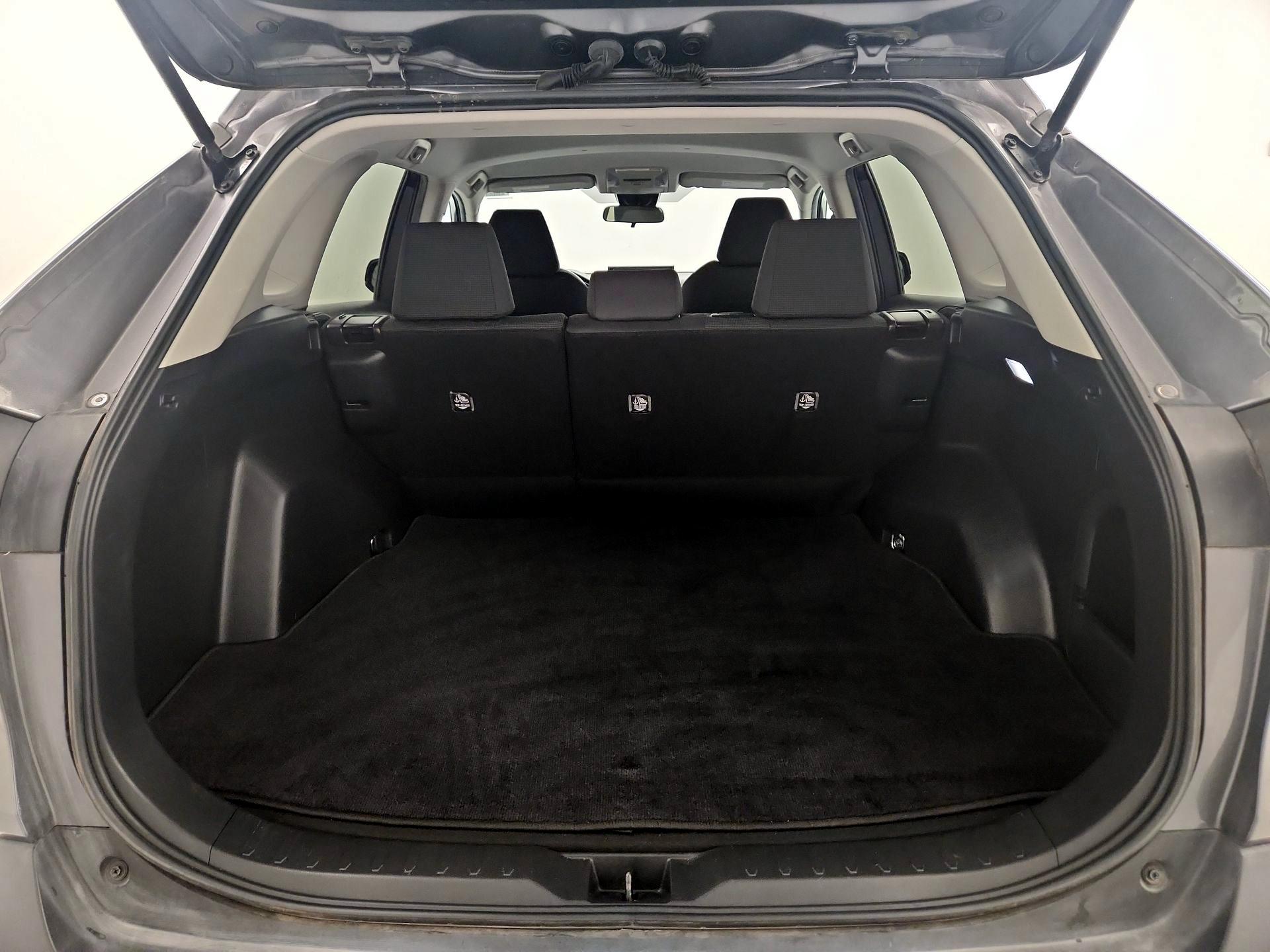 Thumbnail: 2022 Toyota RAV4 - 19