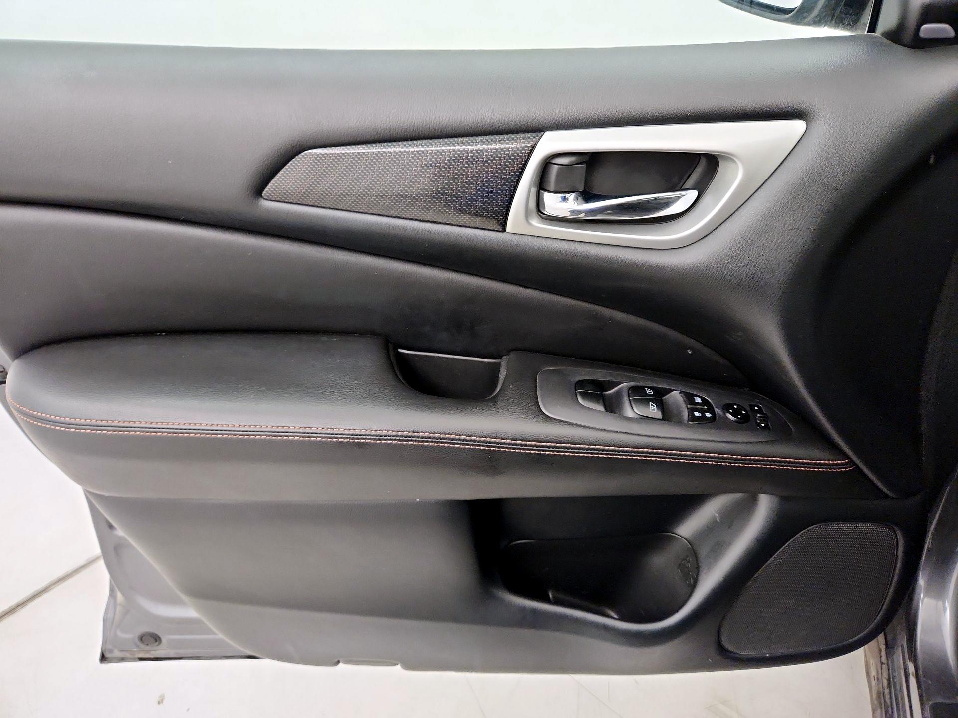 Thumbnail: 2020 Nissan Pathfinder - 12