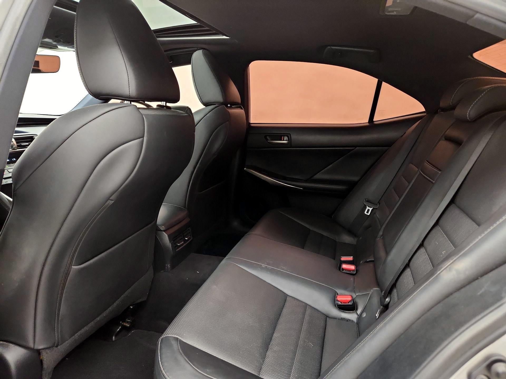 Thumbnail: 2017 Lexus IS - 19