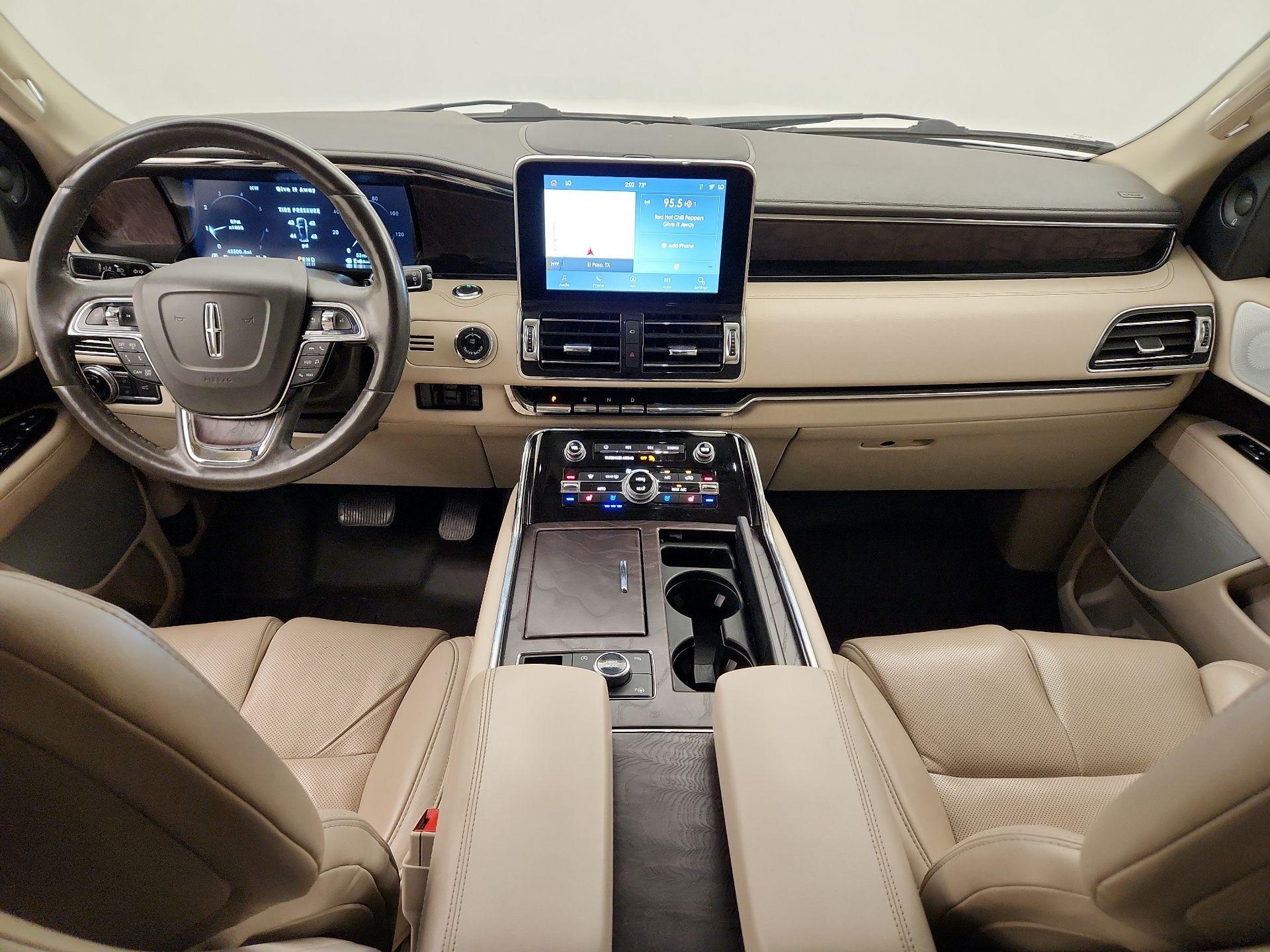 Thumbnail: 2021 Lincoln Navigator L - 9