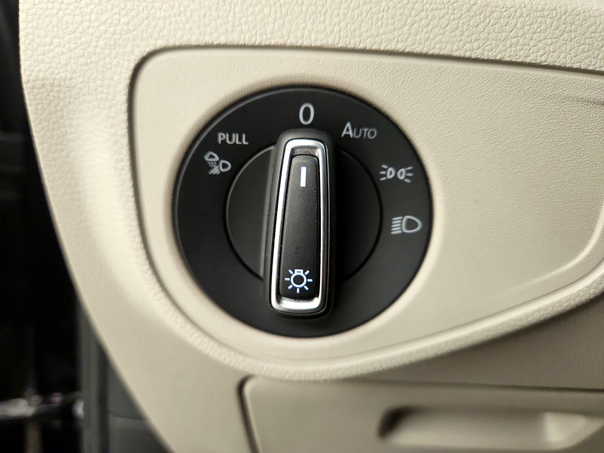 Thumbnail: 2022 Volkswagen Atlas - 13