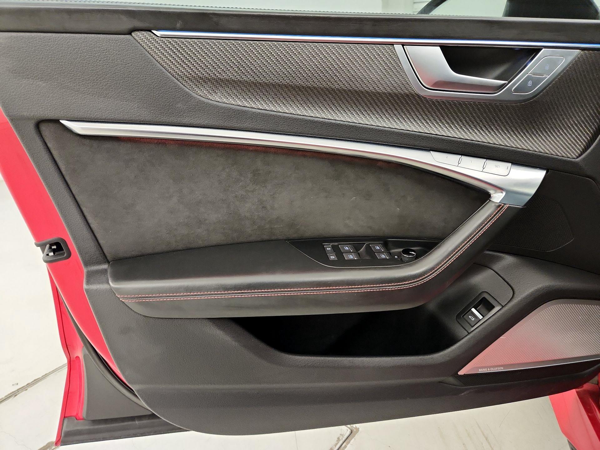 Thumbnail: 2021 Audi RS 7 - 12