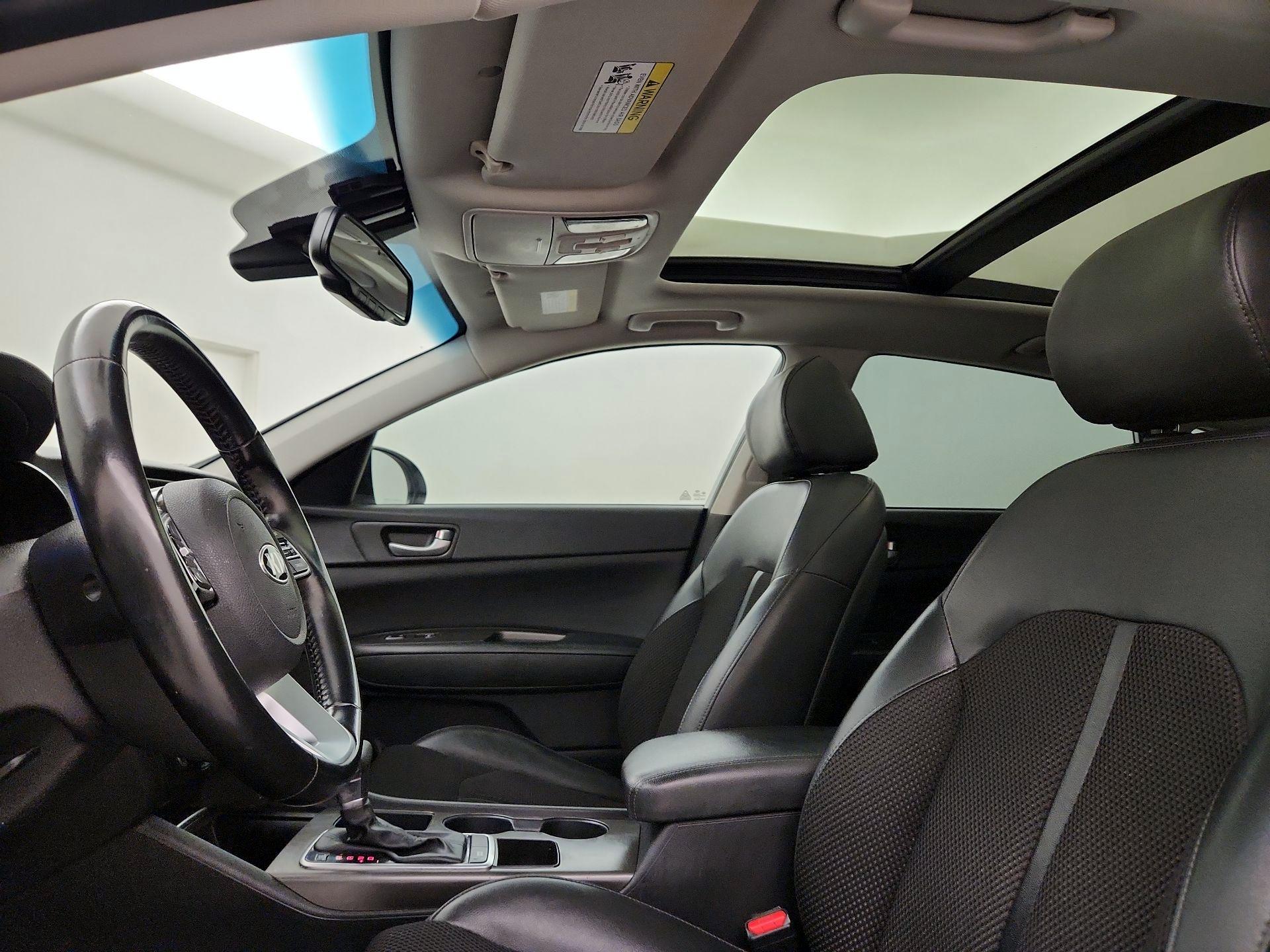 Thumbnail: 2019 Kia Optima - 19