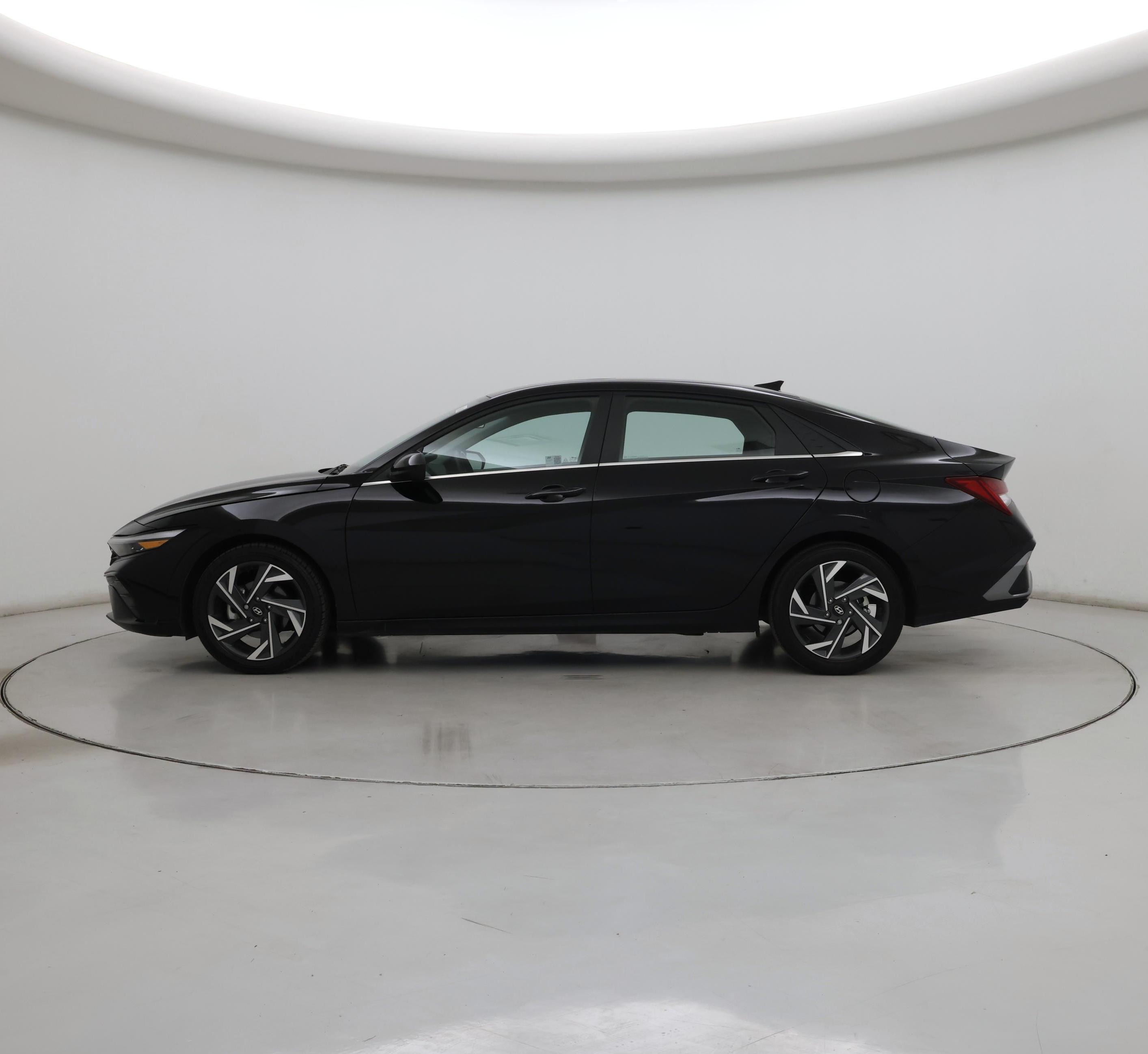 Thumbnail: 2024 Hyundai Elantra - 3