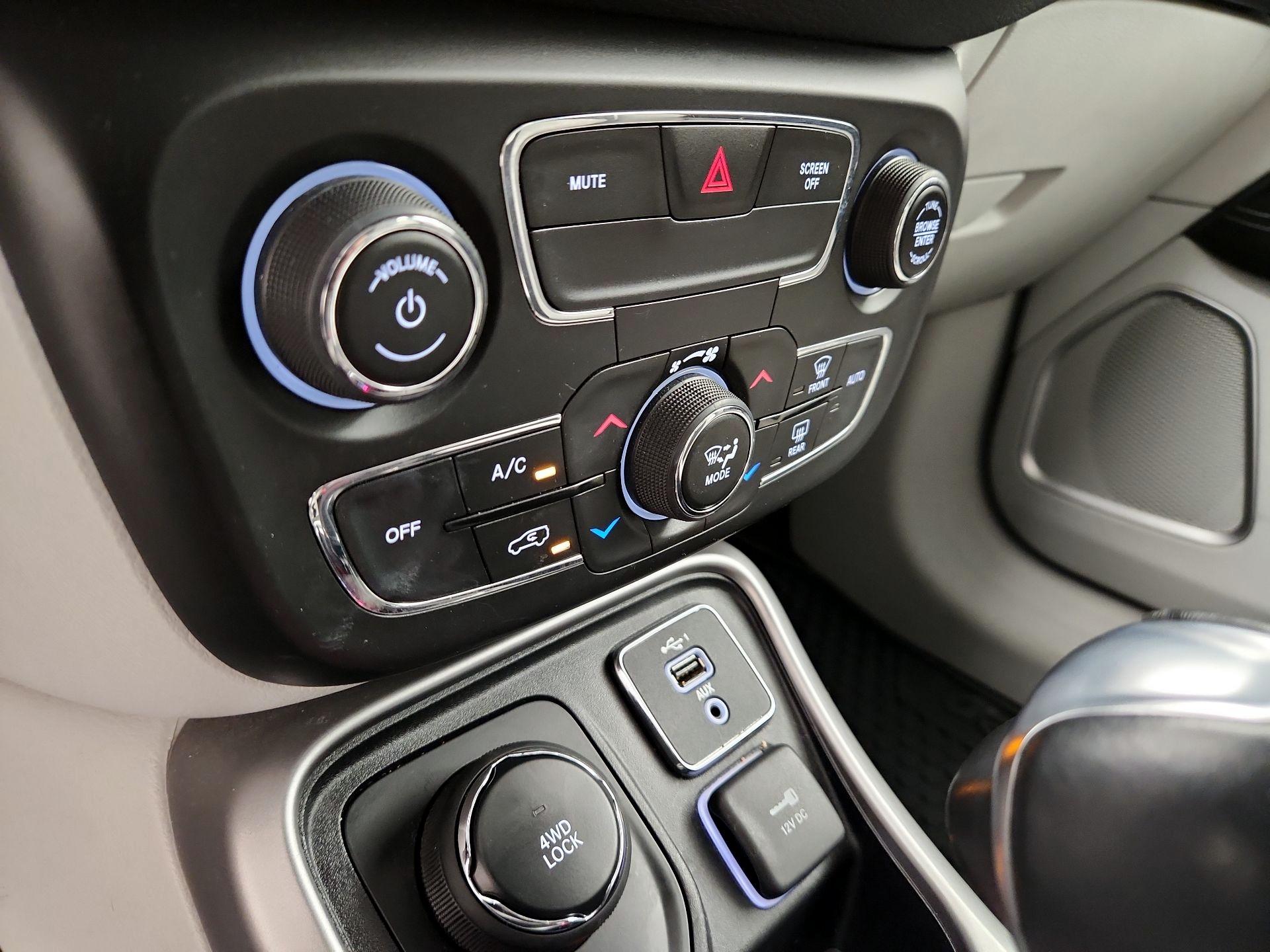 Thumbnail: 2021 Jeep Compass - 16