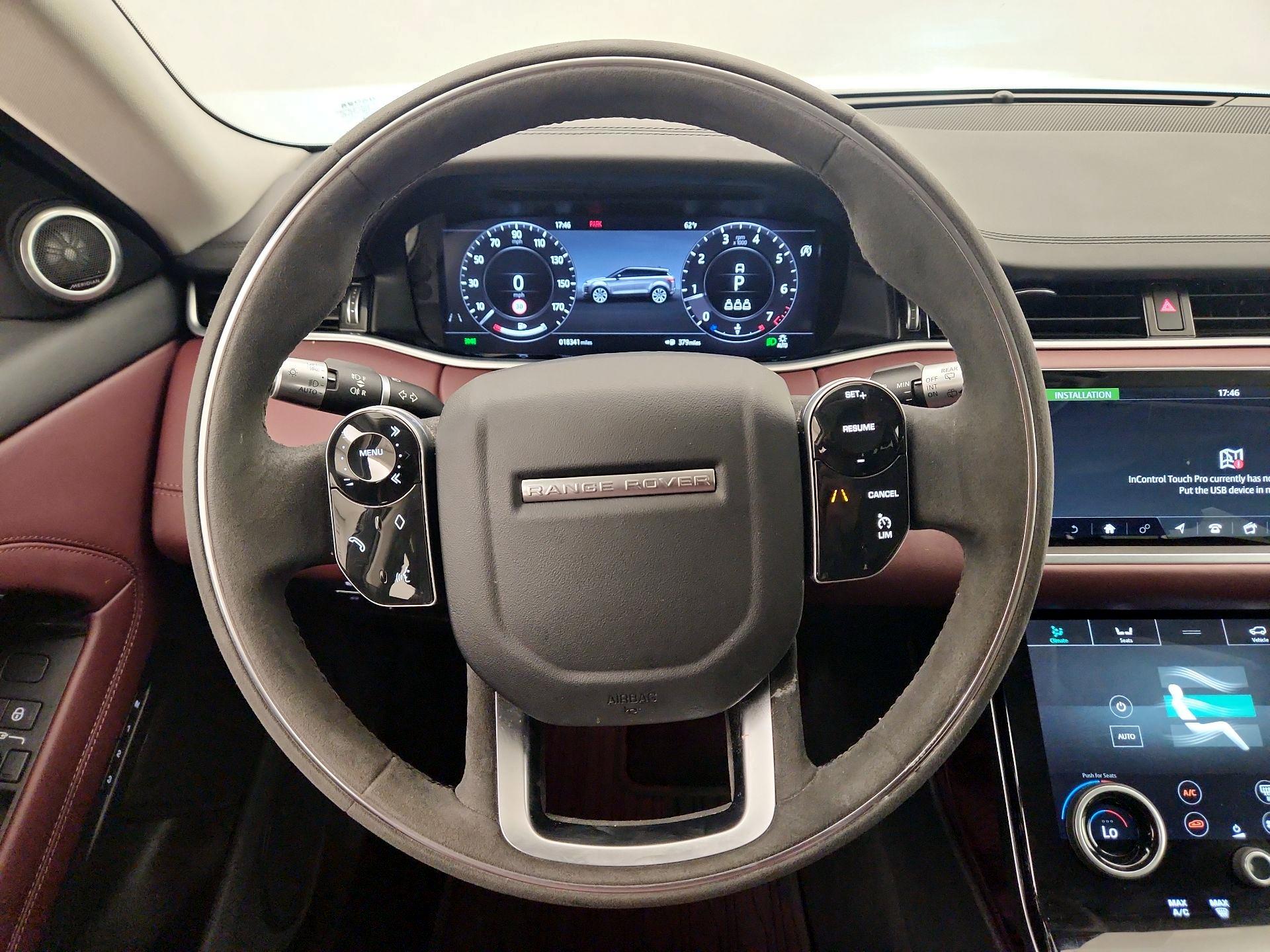 Thumbnail: 2020 Land Rover Range Rover Evoque - 10