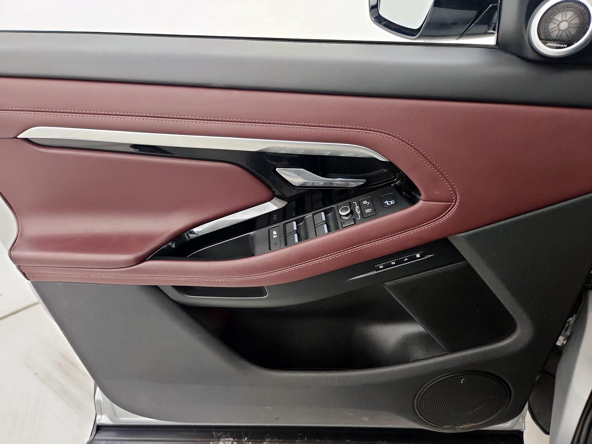 Thumbnail: 2020 Land Rover Range Rover Evoque - 12