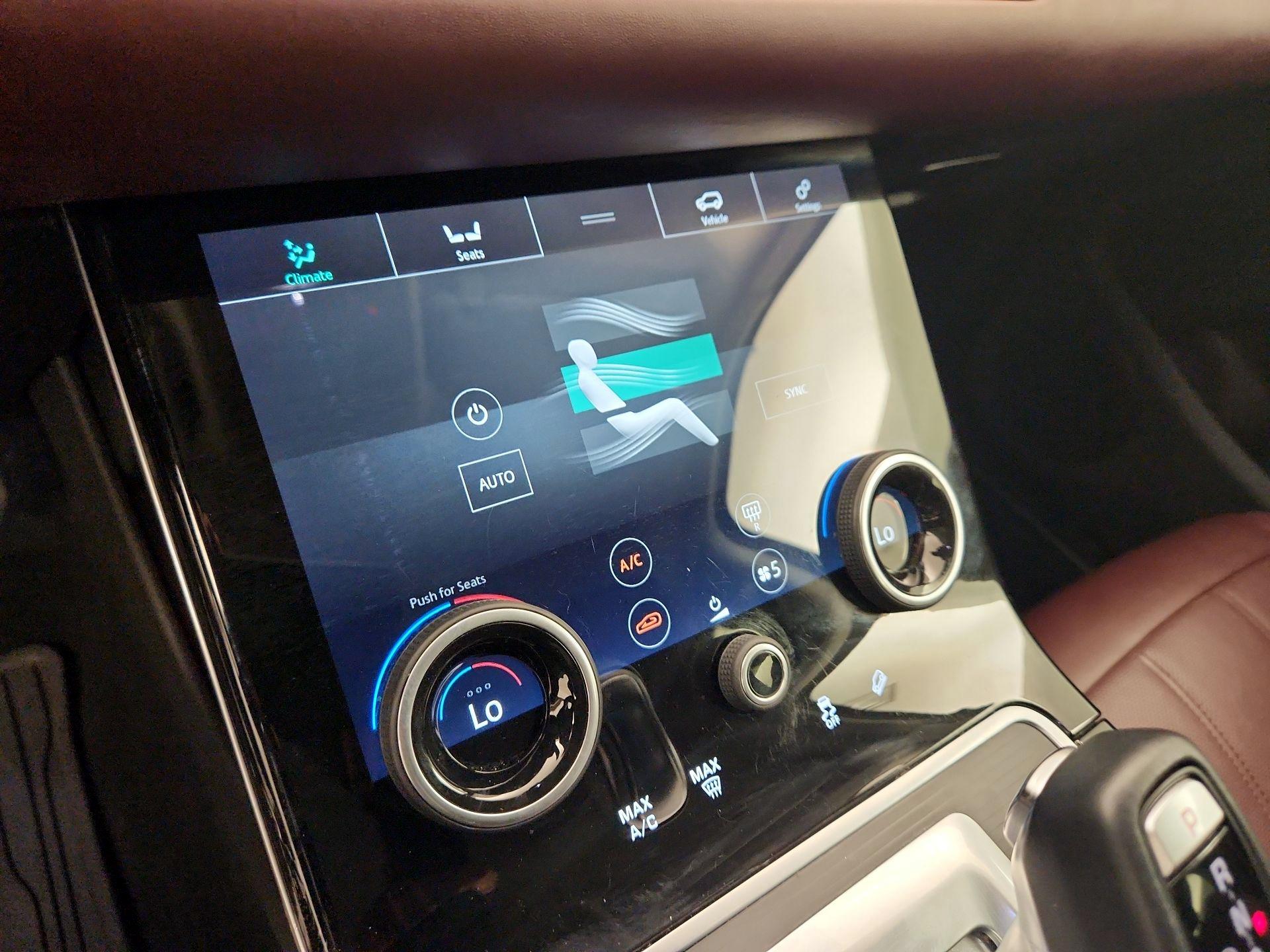 Thumbnail: 2020 Land Rover Range Rover Evoque - 16