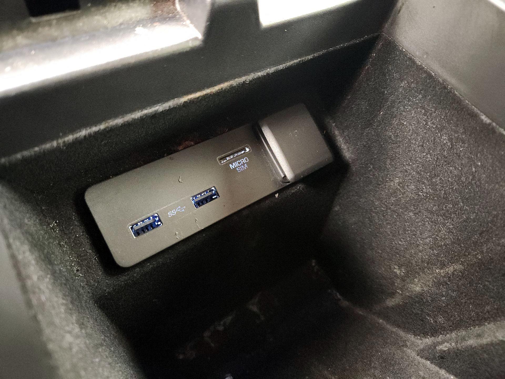 Thumbnail: 2020 Land Rover Range Rover Evoque - 18