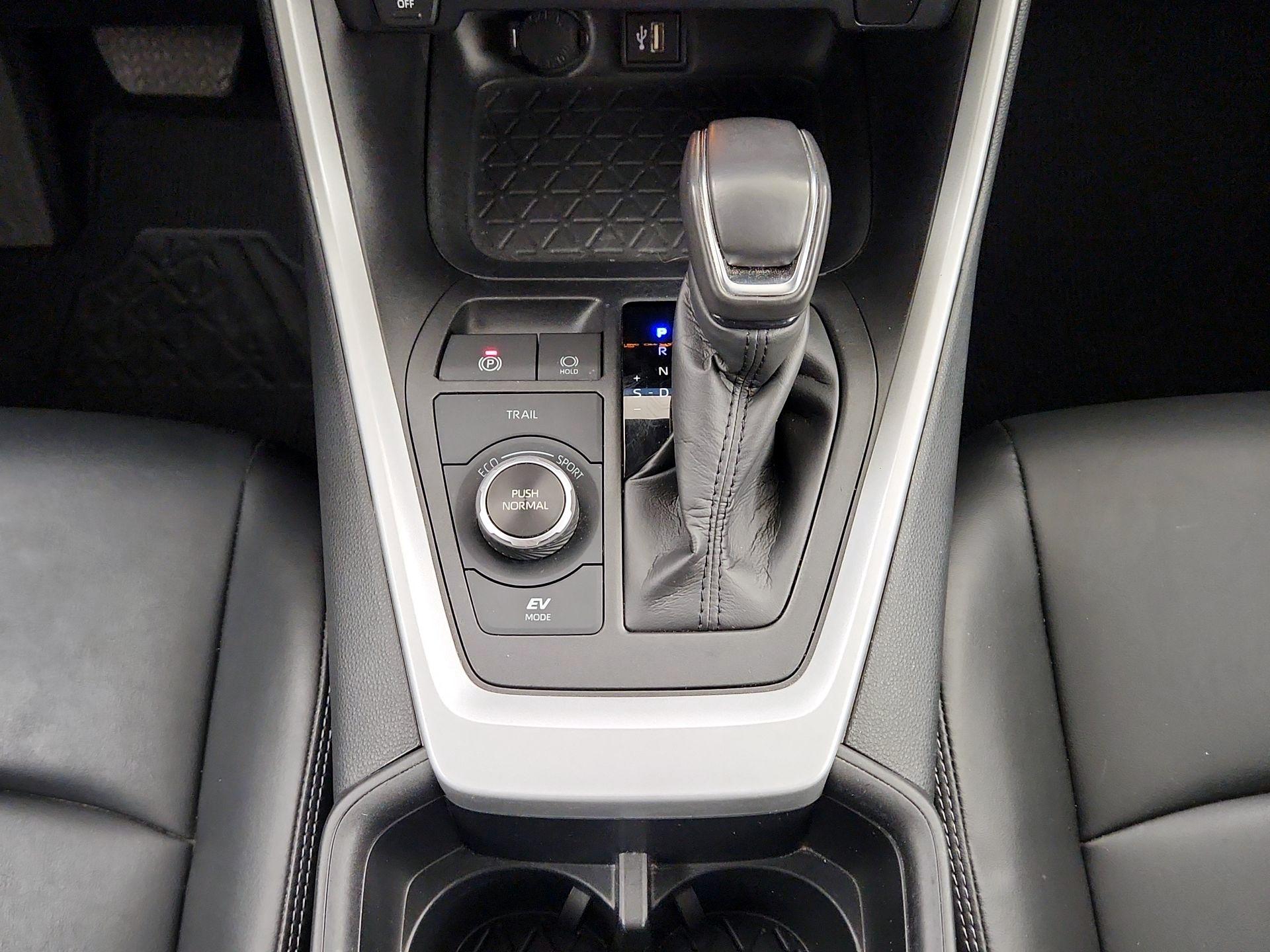 Thumbnail: 2024 Toyota RAV4 - 17