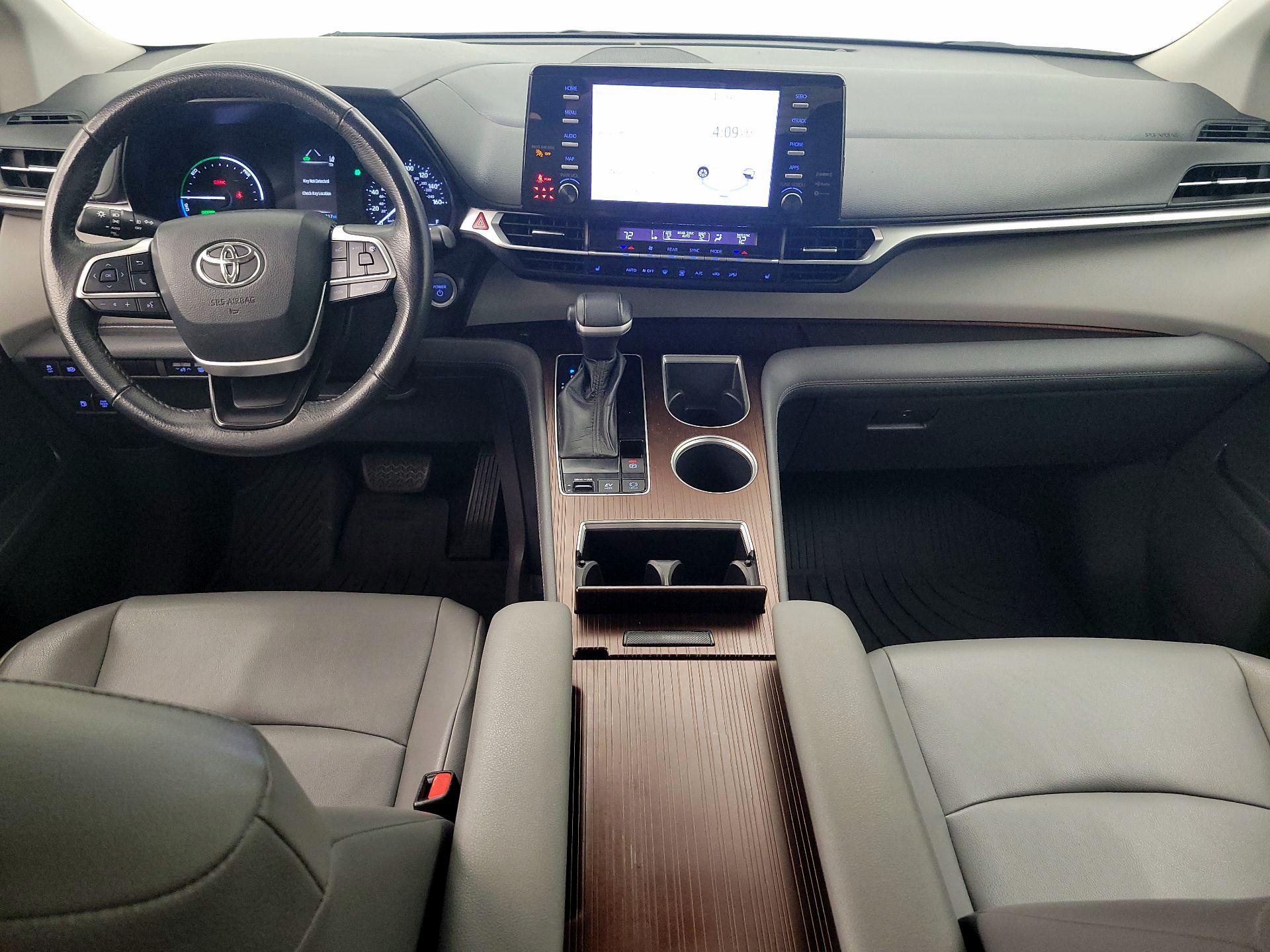 Thumbnail: 2021 Toyota Sienna - 9